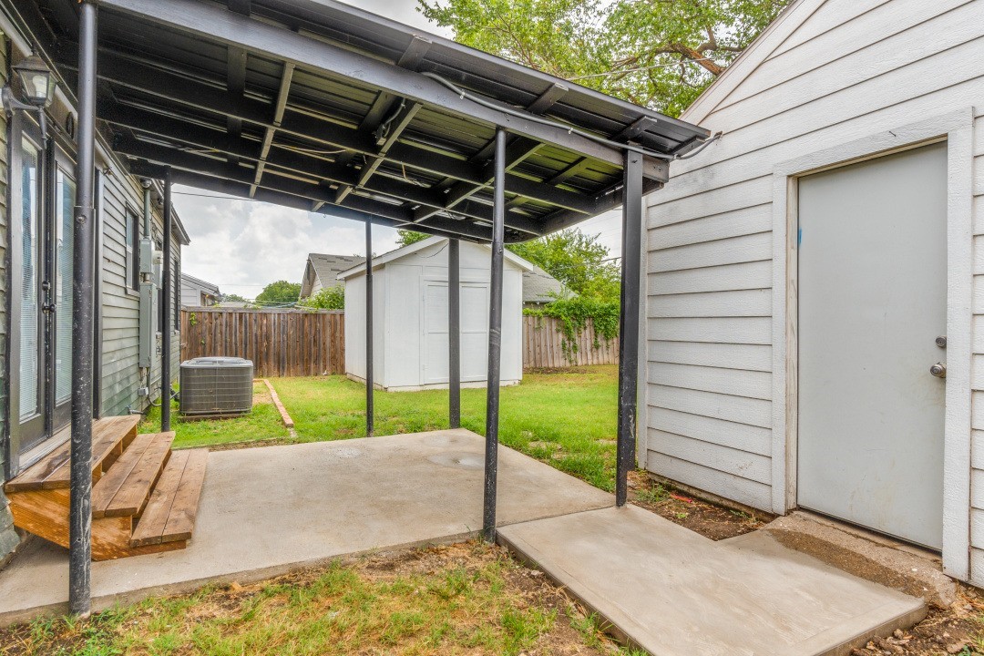 2736 Rolinda Drive Dallas TX 75211