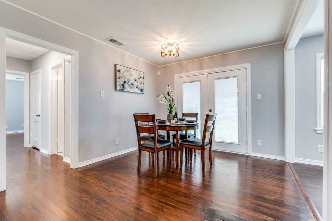 2736 Rolinda Drive Dallas TX 75211