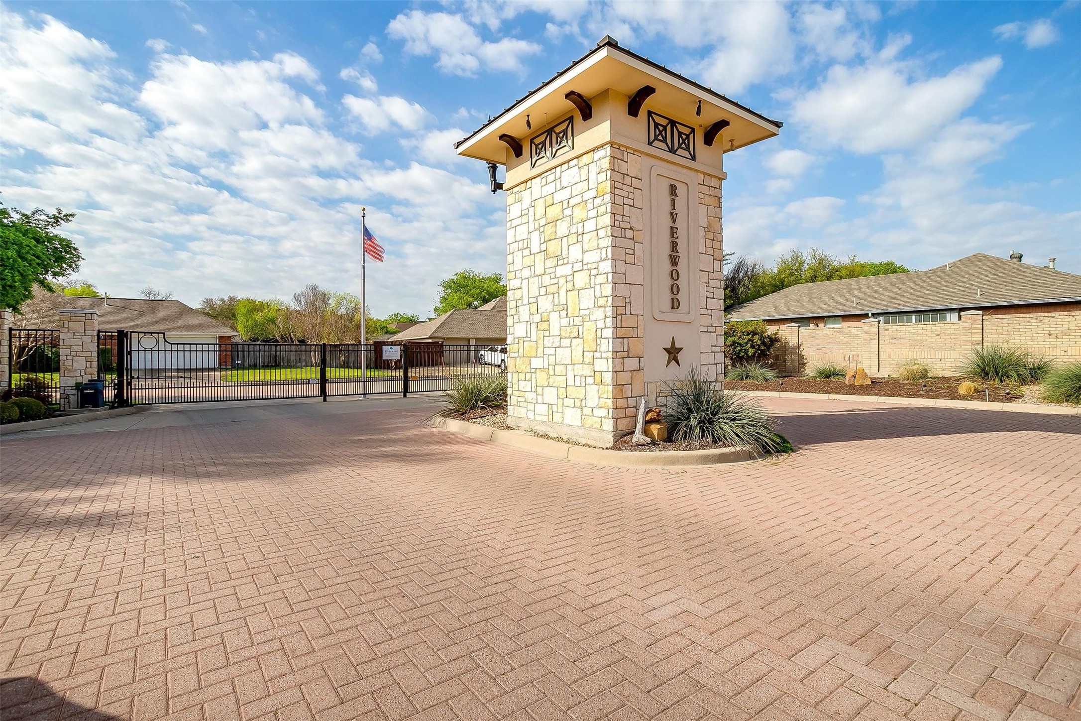 3212 Riverwood Drive Fort Worth TX 76116