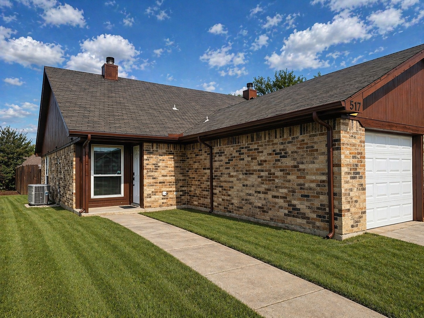 517 Signal Hill Court S Fort Worth TX 76112