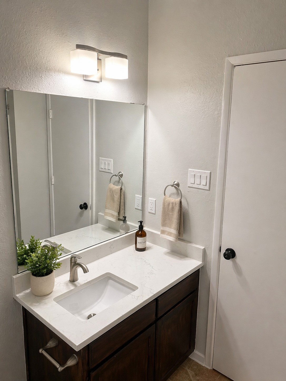 517 Signal Hill Court S Fort Worth TX 76112