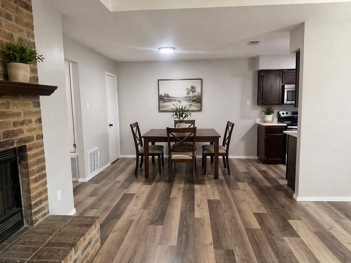 517 Signal Hill Court S Fort Worth TX 76112