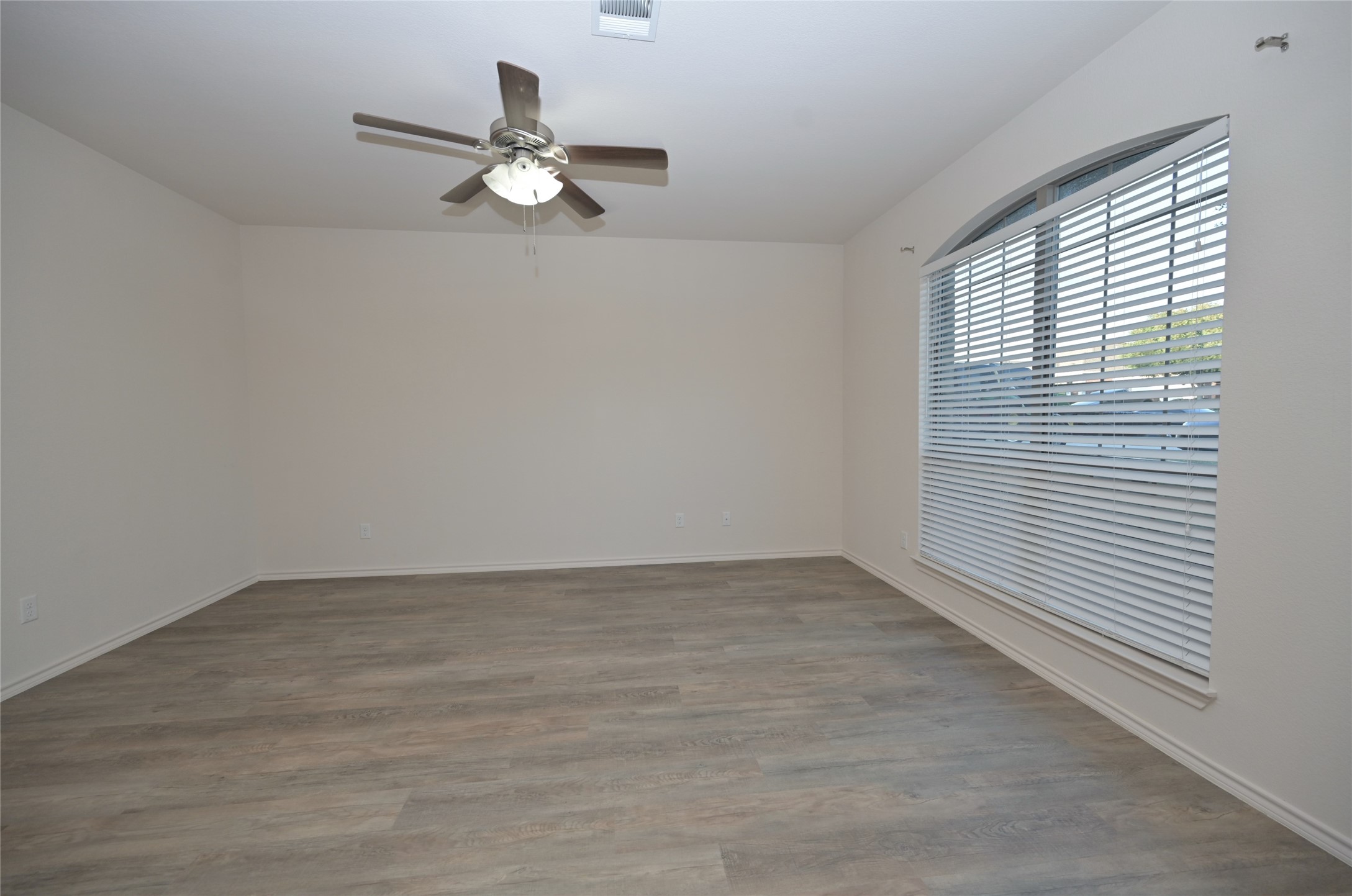 808 Bahar Court Arlington TX 76010