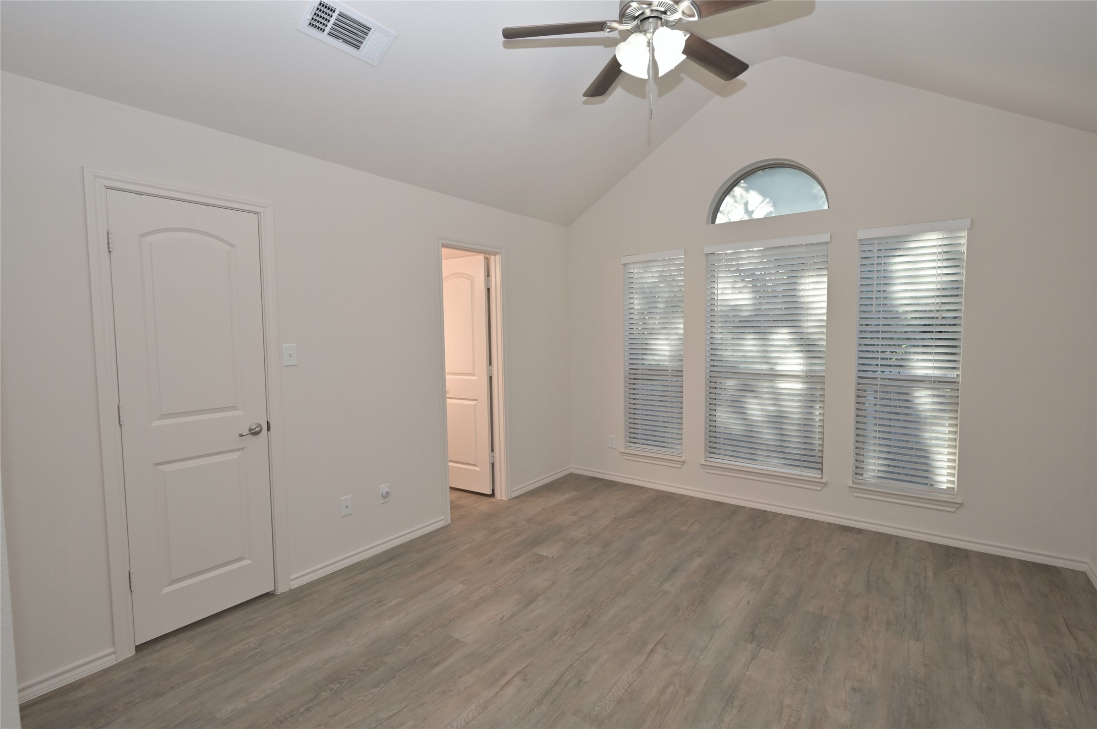 808 Bahar Court Arlington TX 76010