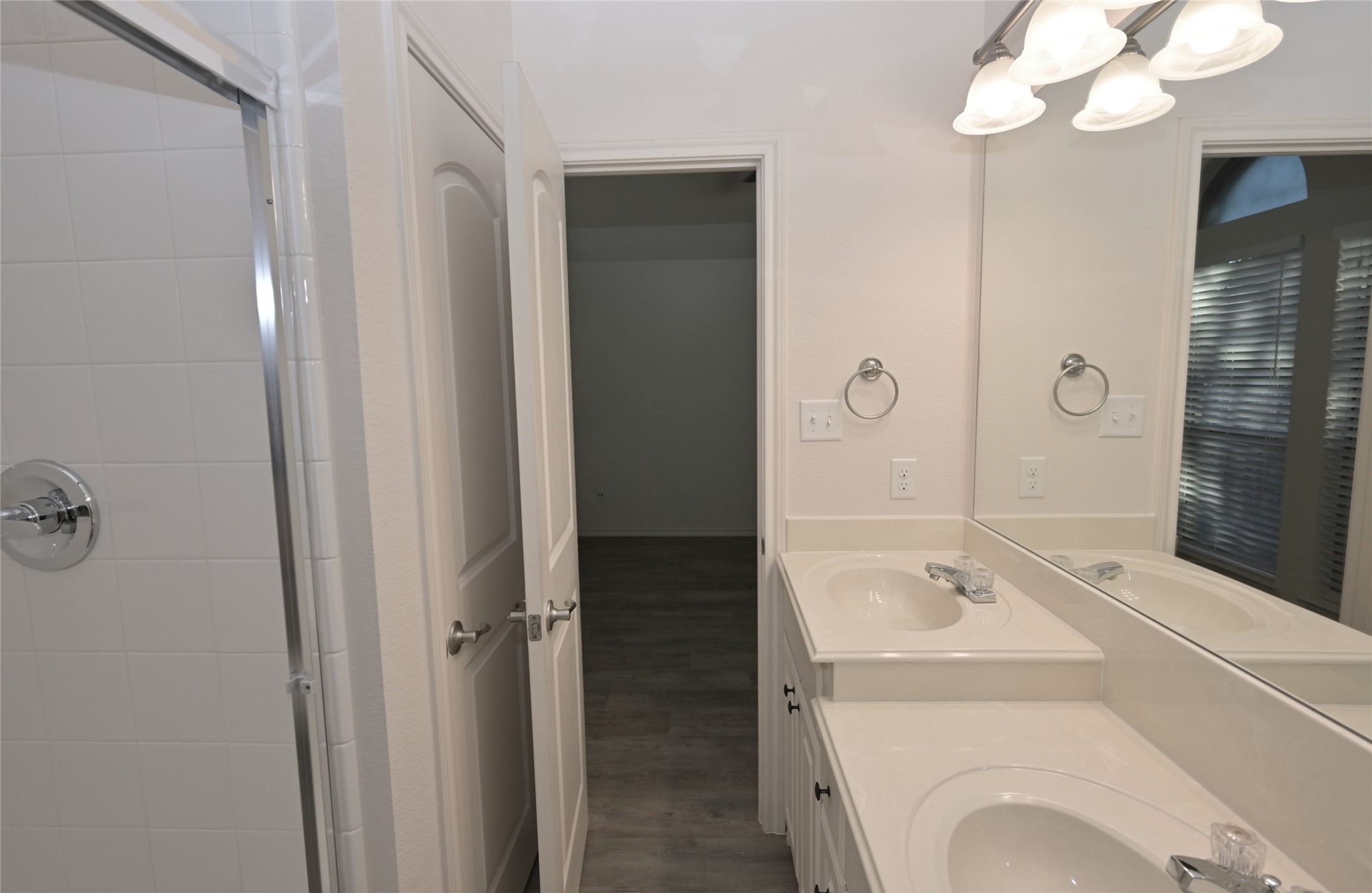 808 Bahar Court Arlington TX 76010