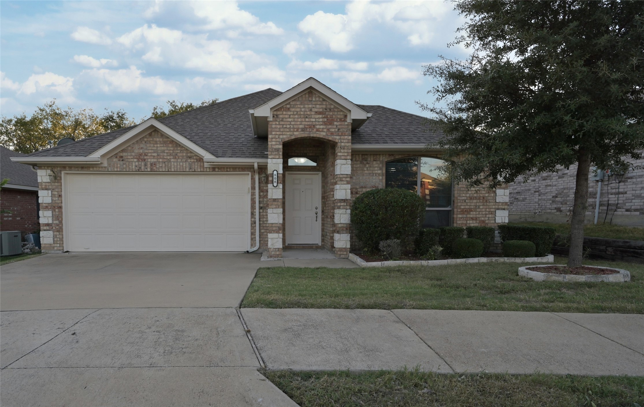 808 Bahar Court Arlington TX 76010