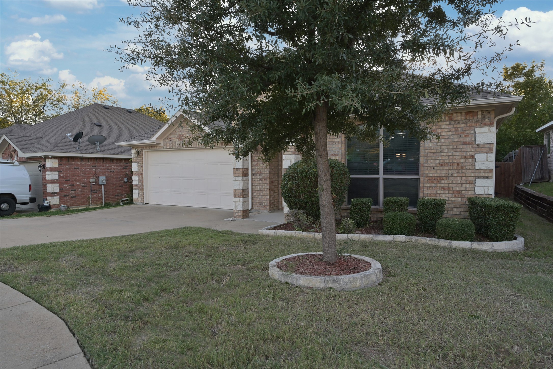 808 Bahar Court Arlington TX 76010