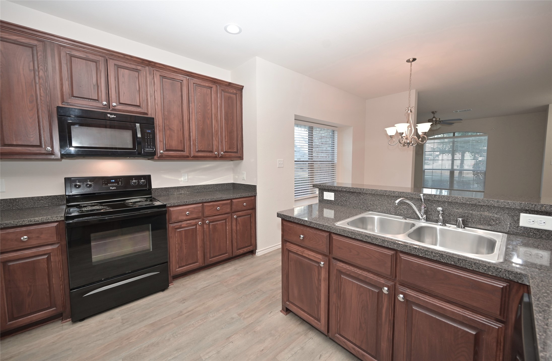 808 Bahar Court Arlington TX 76010
