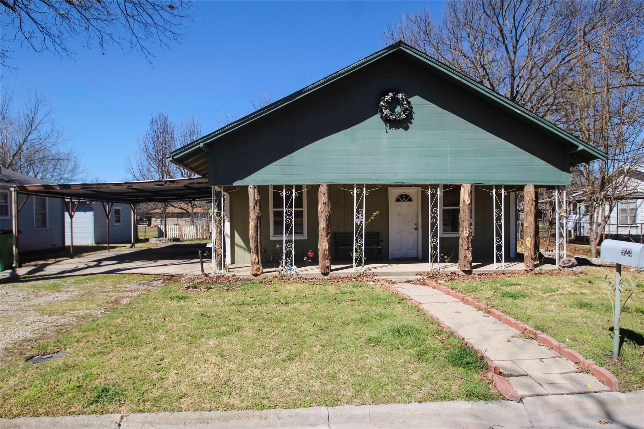 923 S Wine Street Gainesville TX 76240