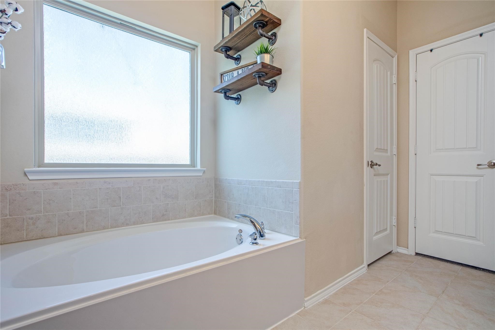 8905 Deadwood Lane Aubrey TX 76227