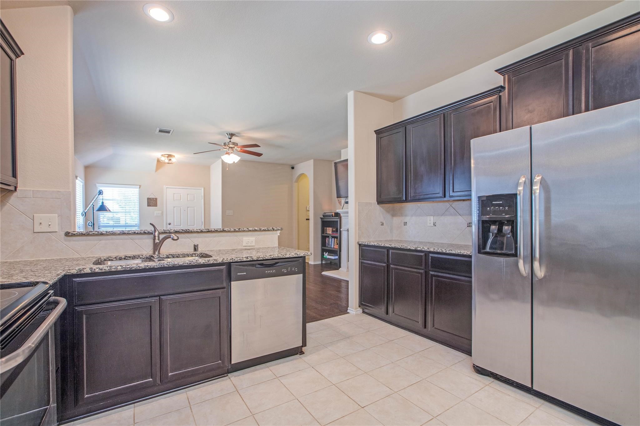 8905 Deadwood Lane Aubrey TX 76227