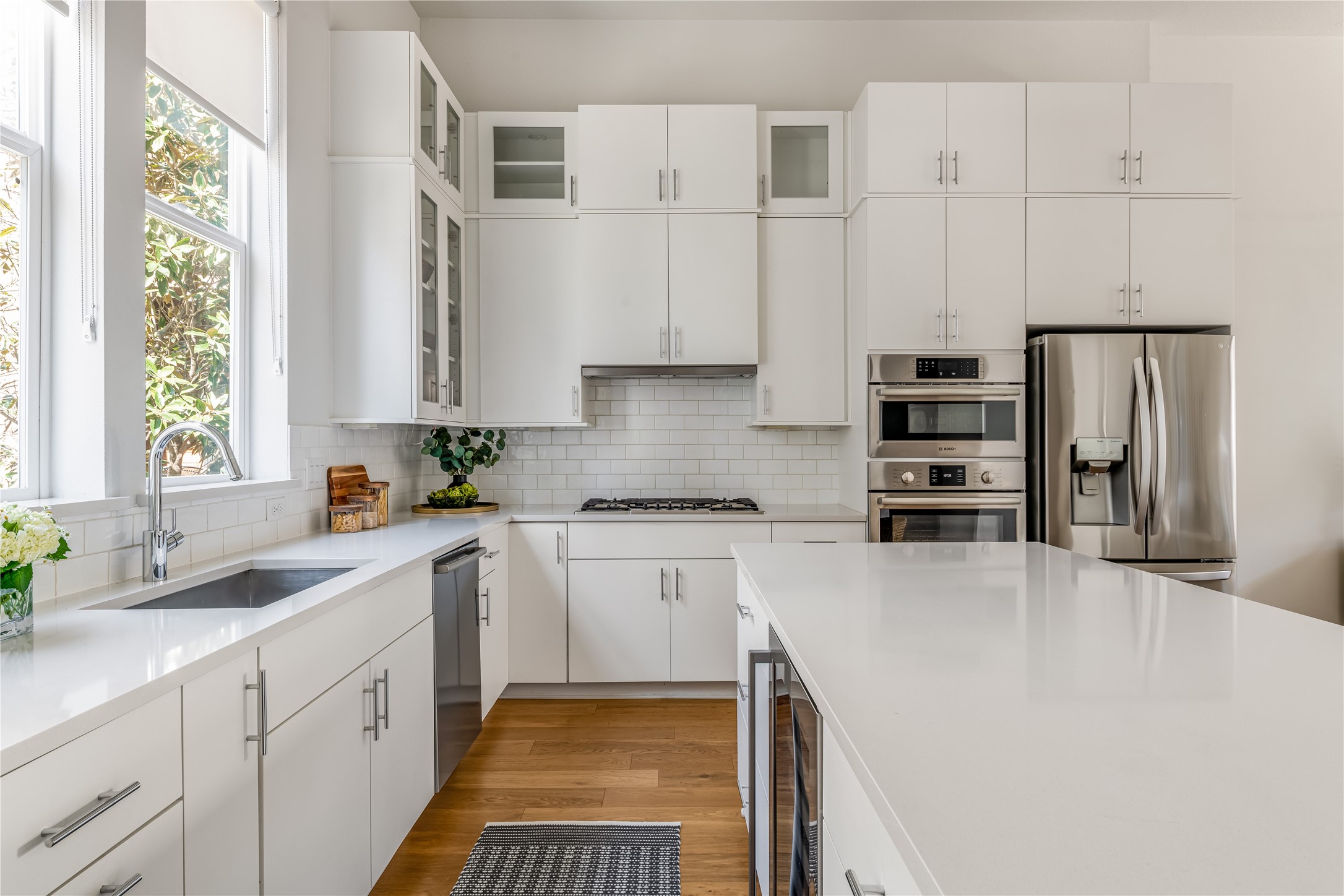 381 E Greenbriar Lane Dallas TX 75203