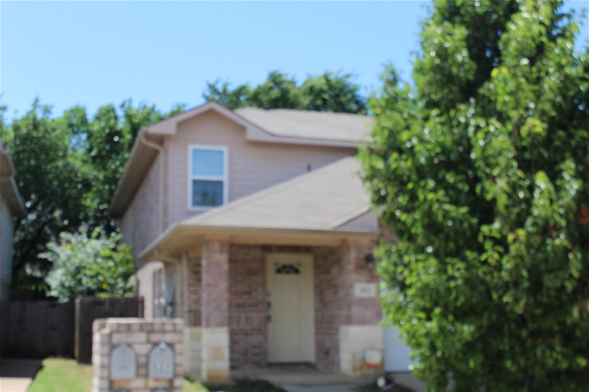502 Bellevue Lane Arlington TX 76012