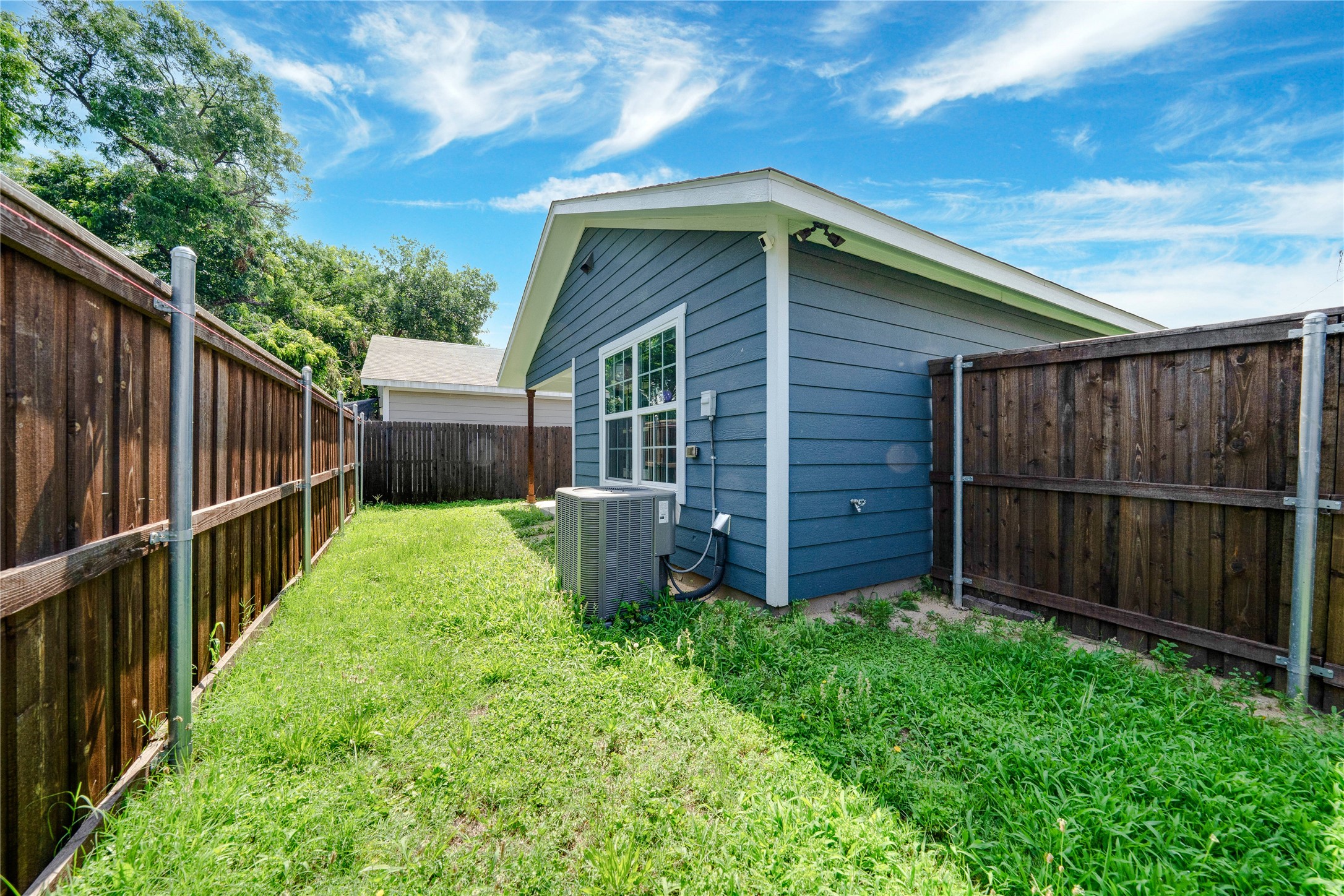 1739 Mcbroom Street Dallas TX 75212