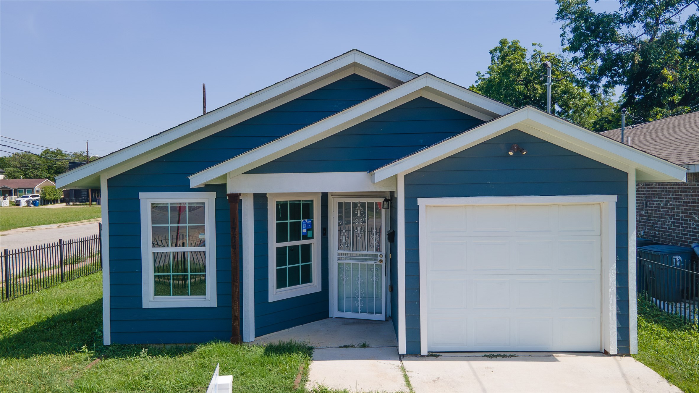 1739 Mcbroom Street Dallas TX 75212