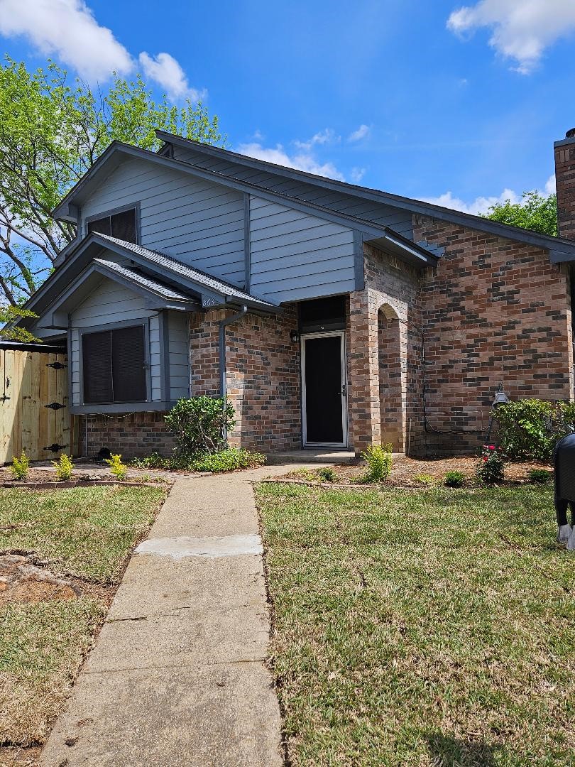 863 Valleybrooke Drive Arlington TX 76001