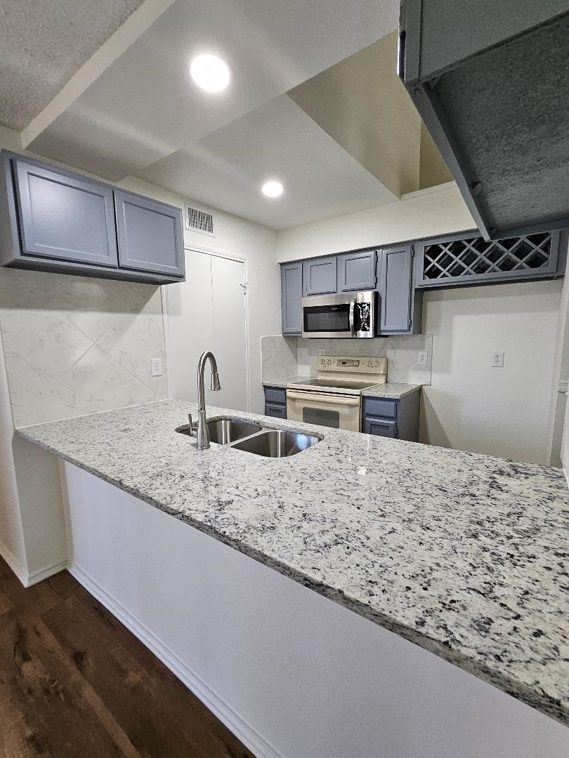 863 Valleybrooke Drive Arlington TX 76001