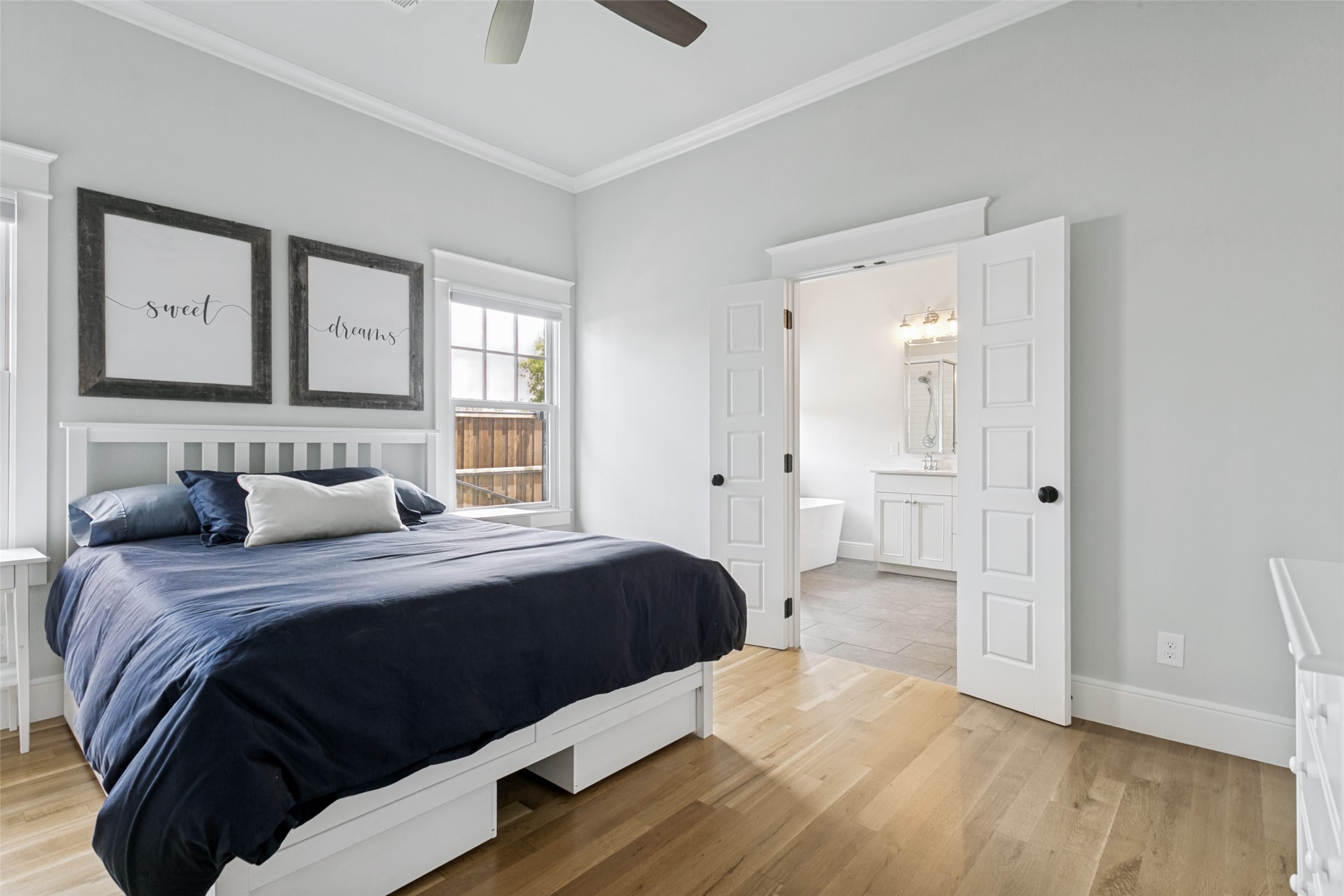 221 Austin Street Grapevine TX 76051