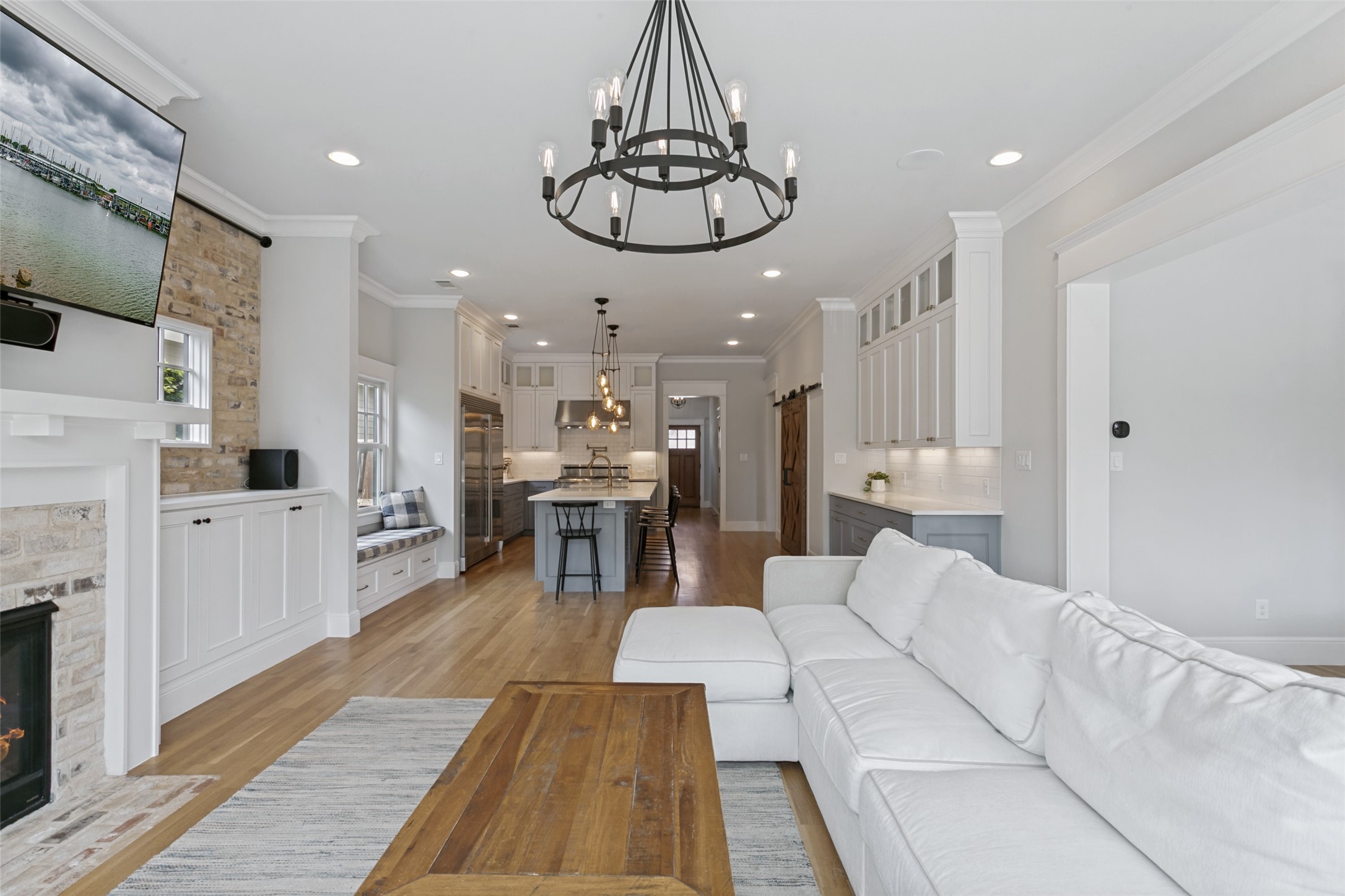 221 Austin Street Grapevine TX 76051