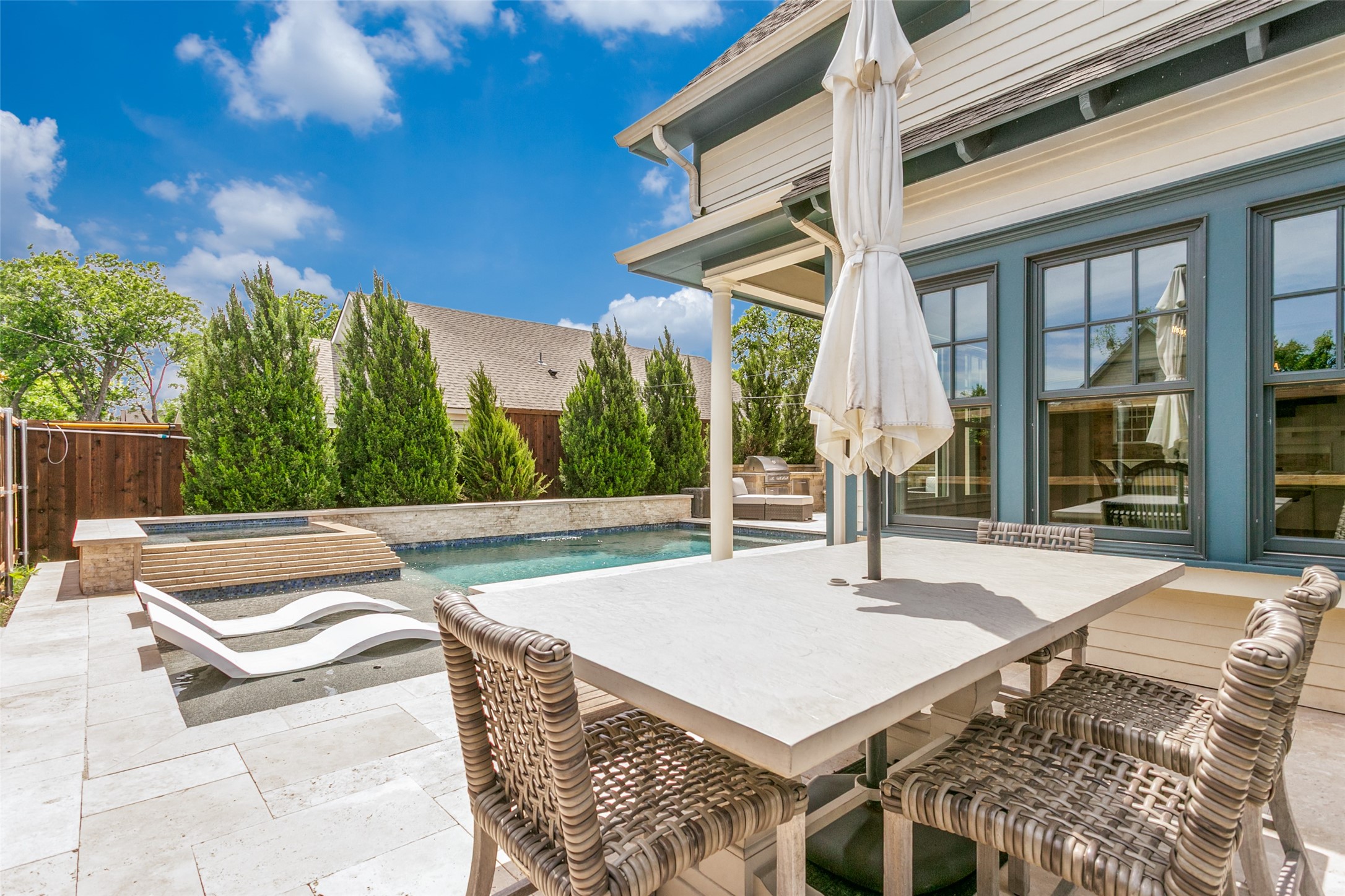 221 Austin Street Grapevine TX 76051