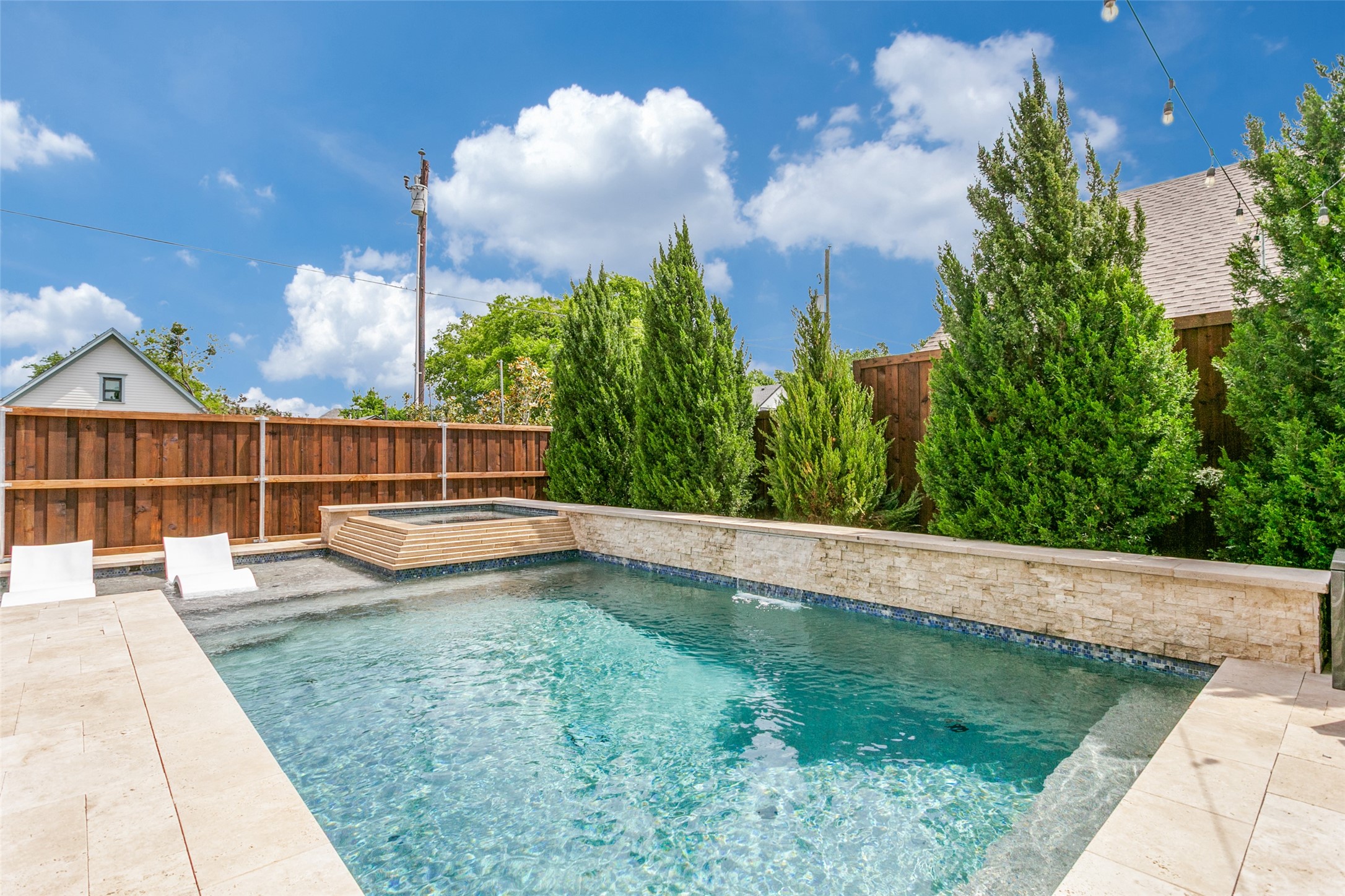 221 Austin Street Grapevine TX 76051