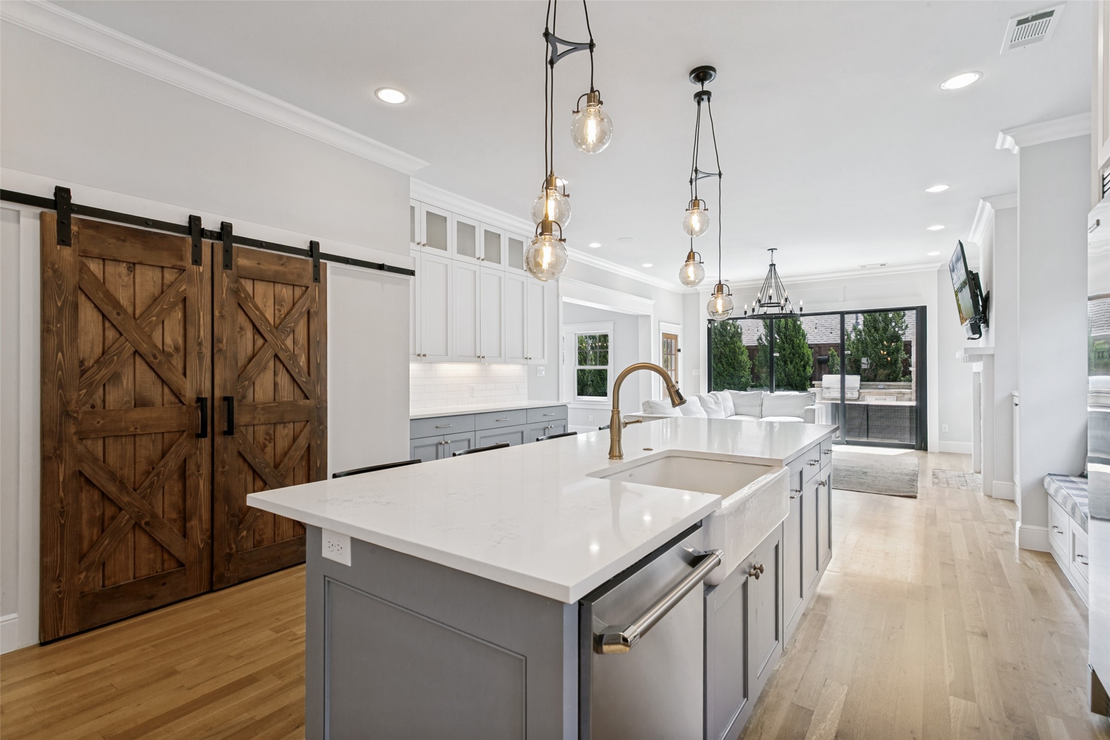 221 Austin Street Grapevine TX 76051