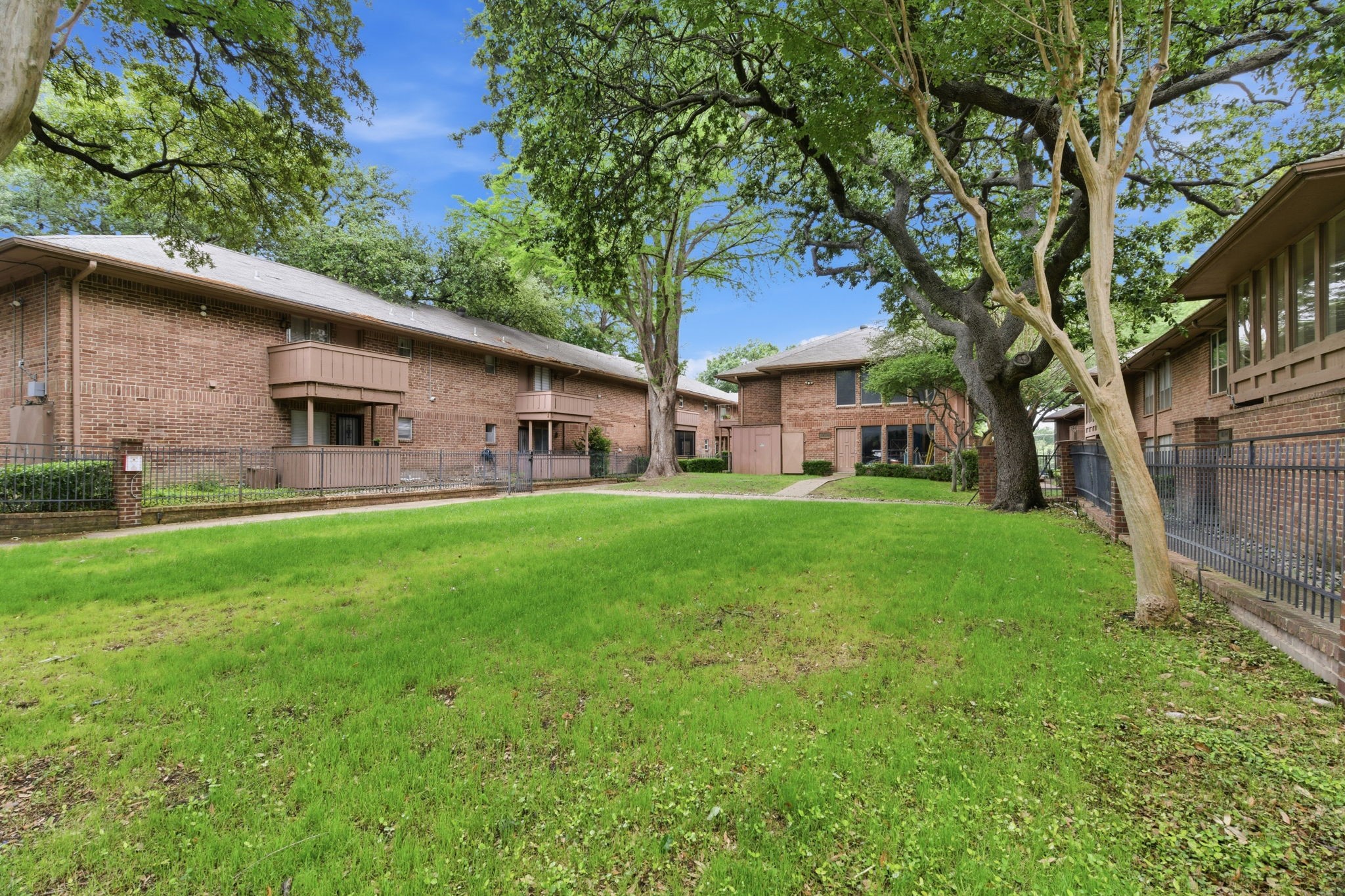 10566 High Hollows Drive Dallas TX 75230