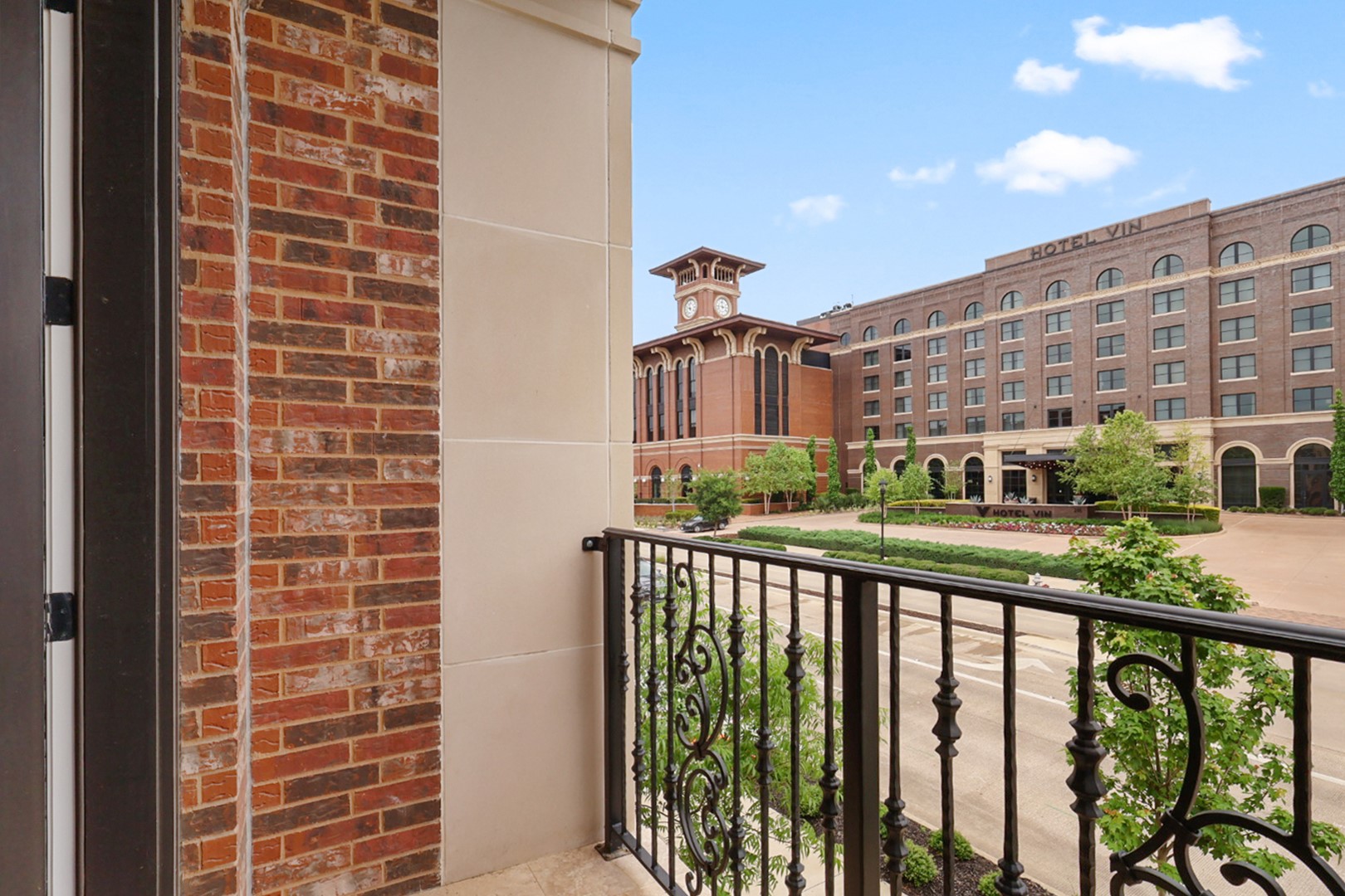 218 E Dallas Road Grapevine TX 76051
