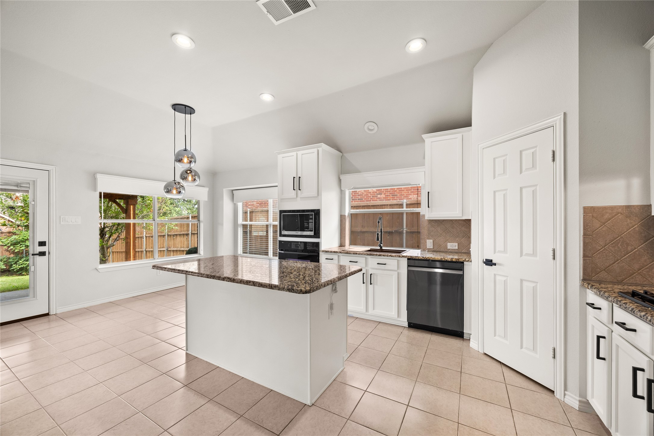 5906 Independence Court Rowlett TX 75089