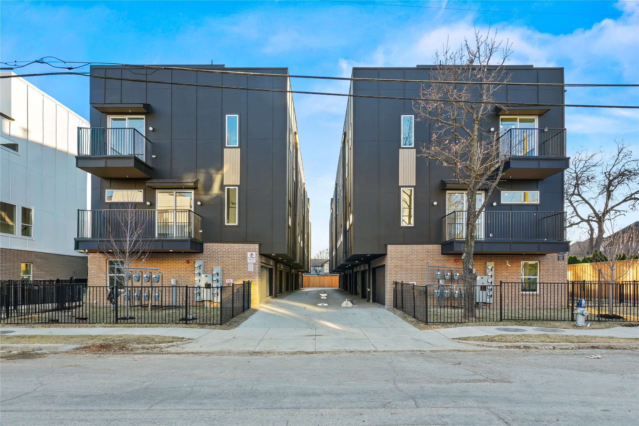 2031 N Prairie Avenue Dallas TX 75204