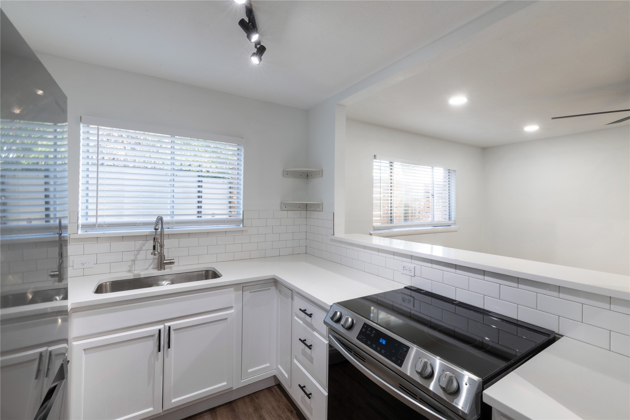 5921 Gaston Avenue Dallas TX 75214