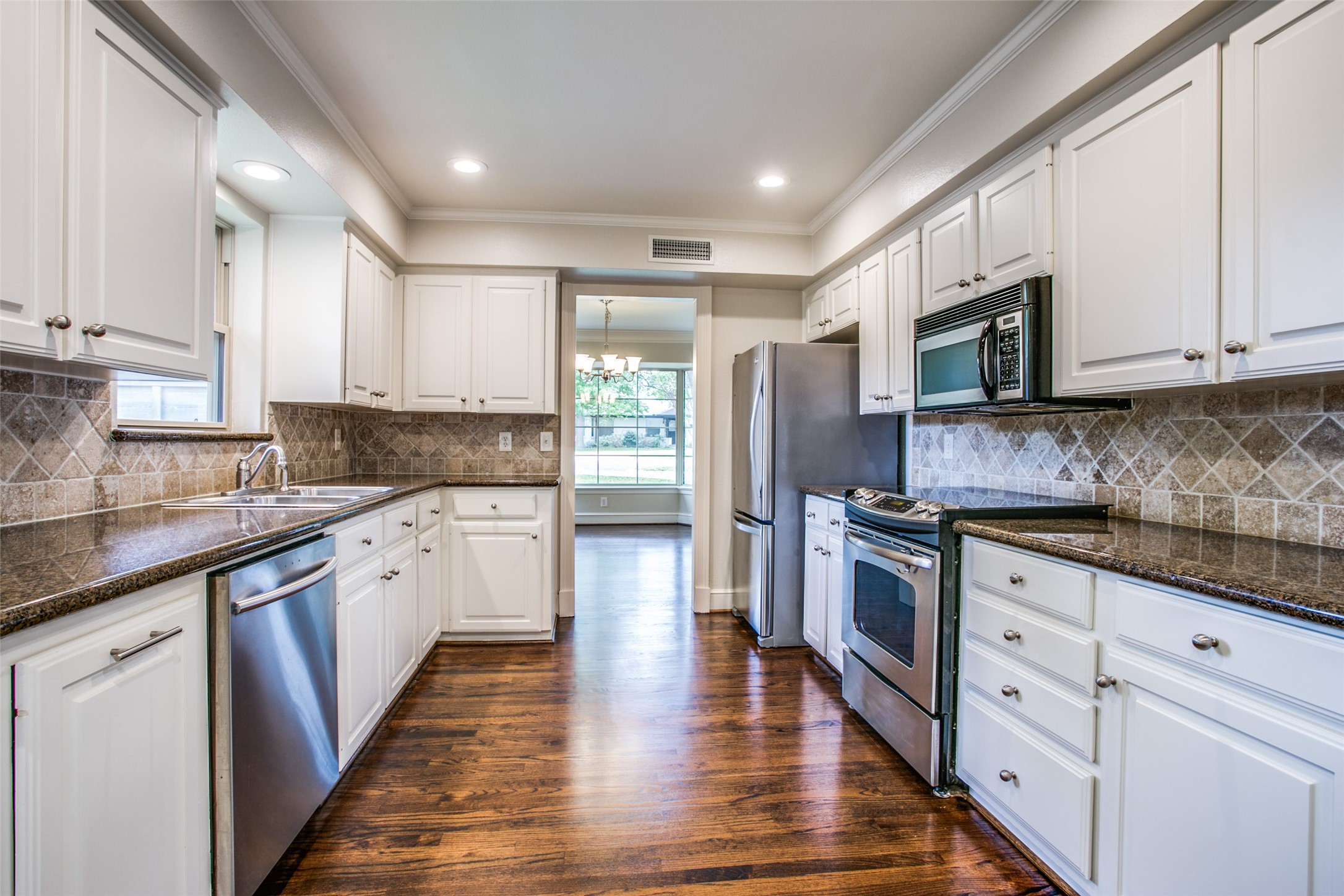 6908 Lavendale Dallas TX 75230