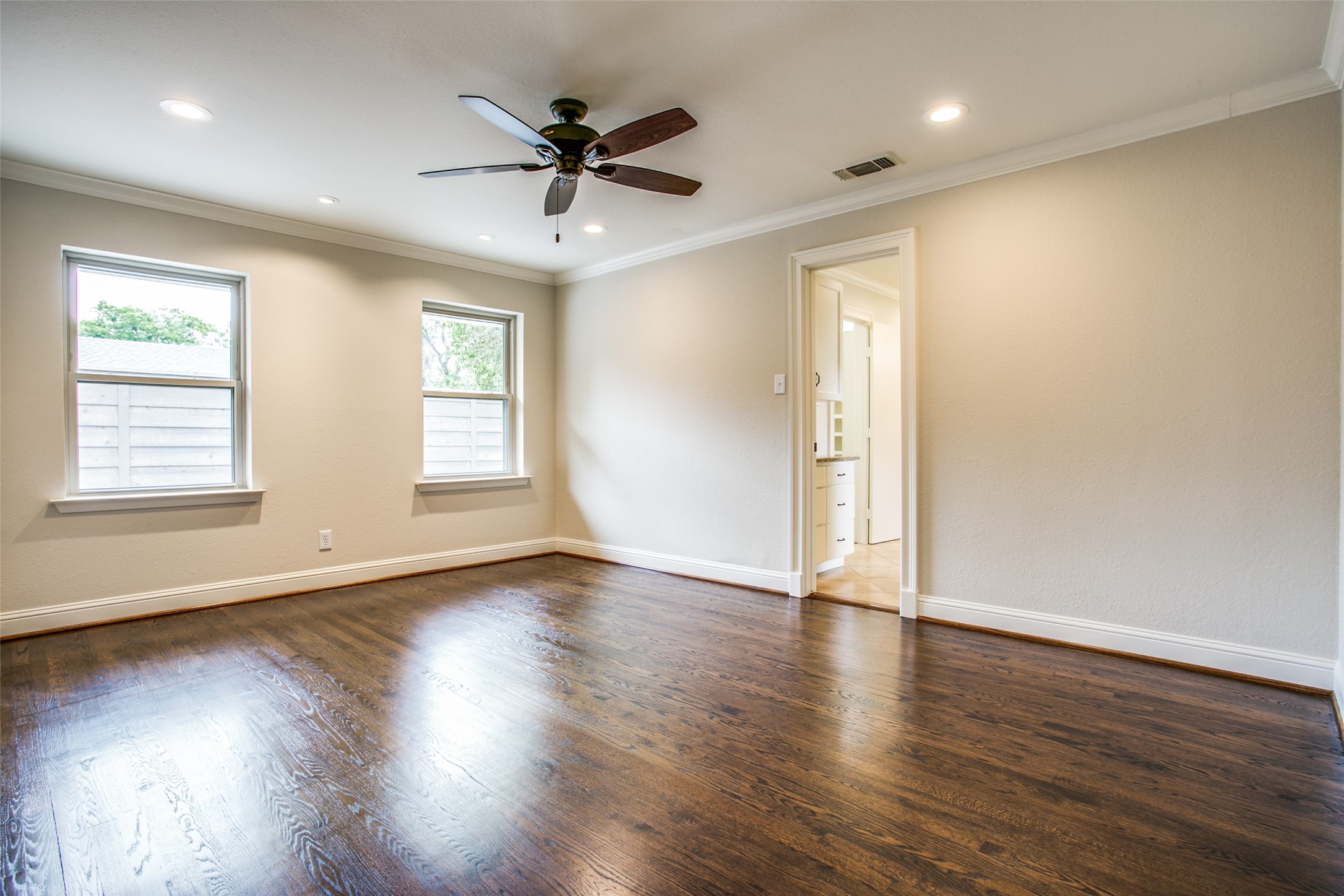 6908 Lavendale Dallas TX 75230