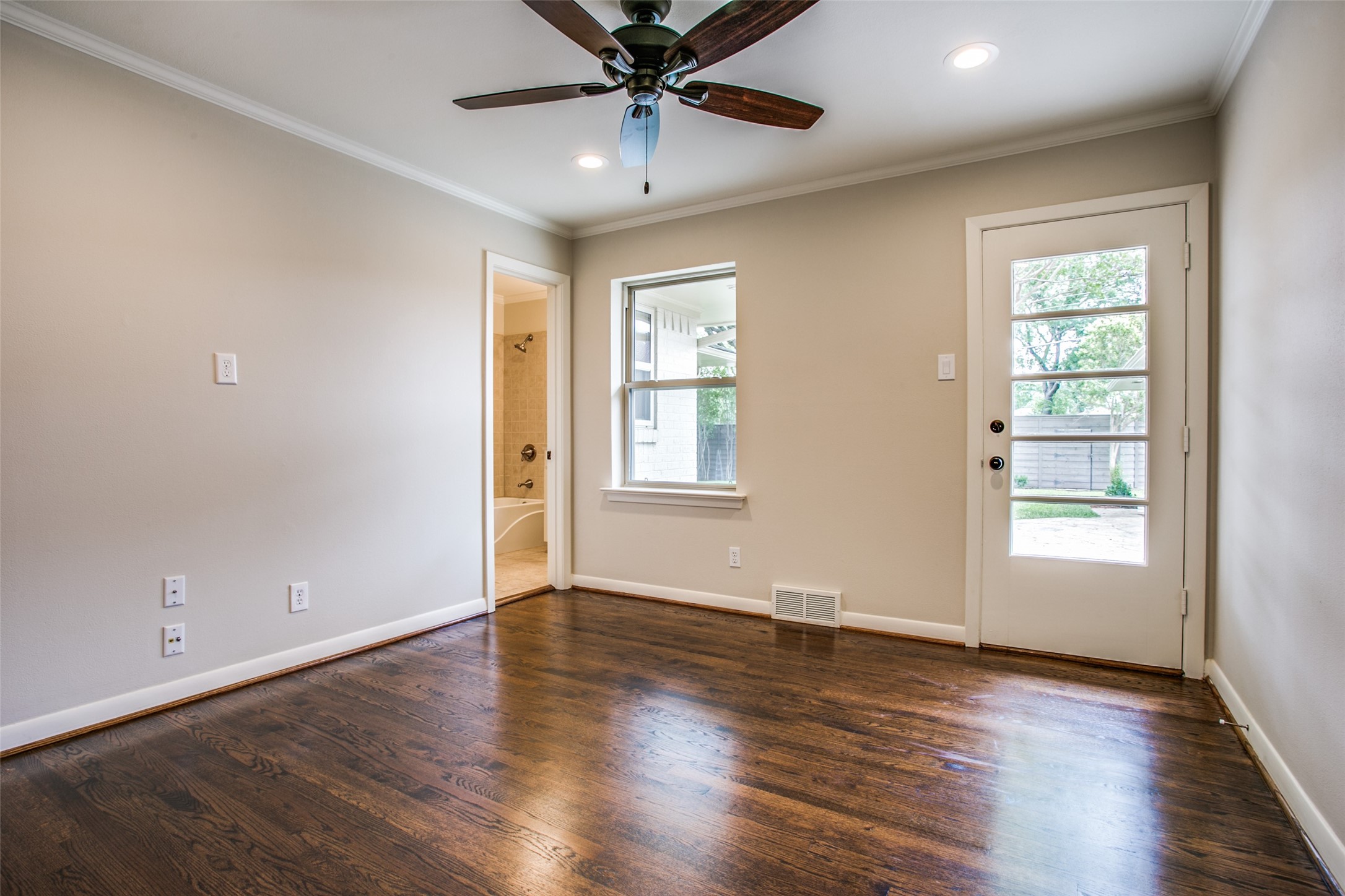 6908 Lavendale Dallas TX 75230