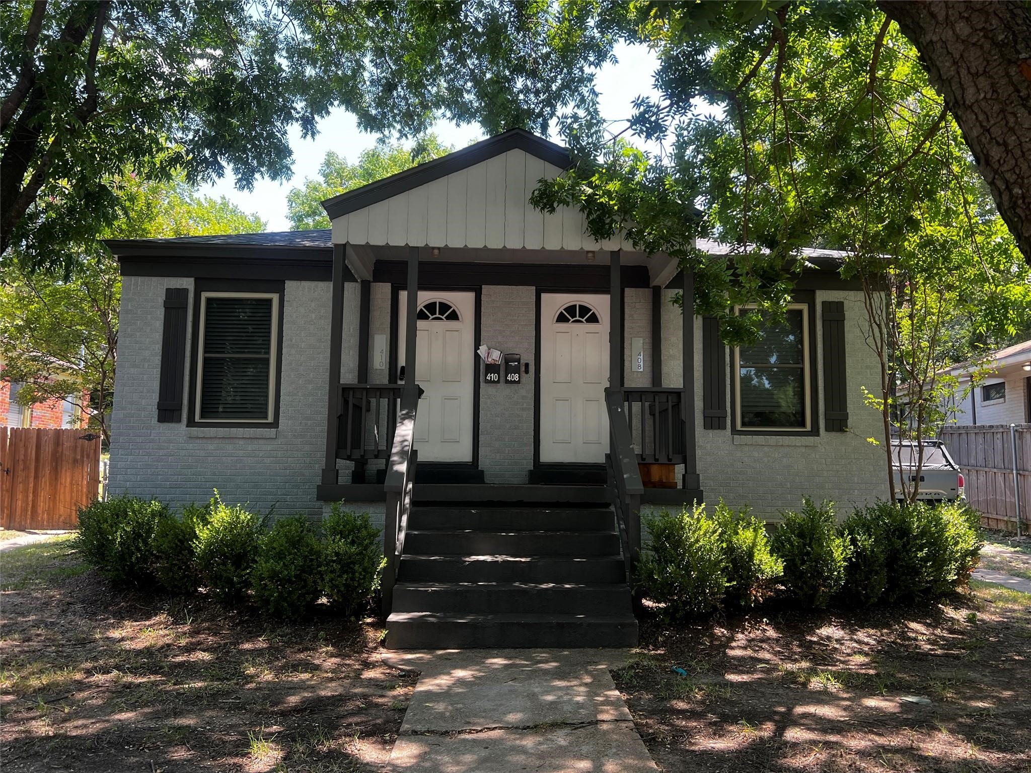 408 N Oak Cliff Boulevard Dallas TX 75208