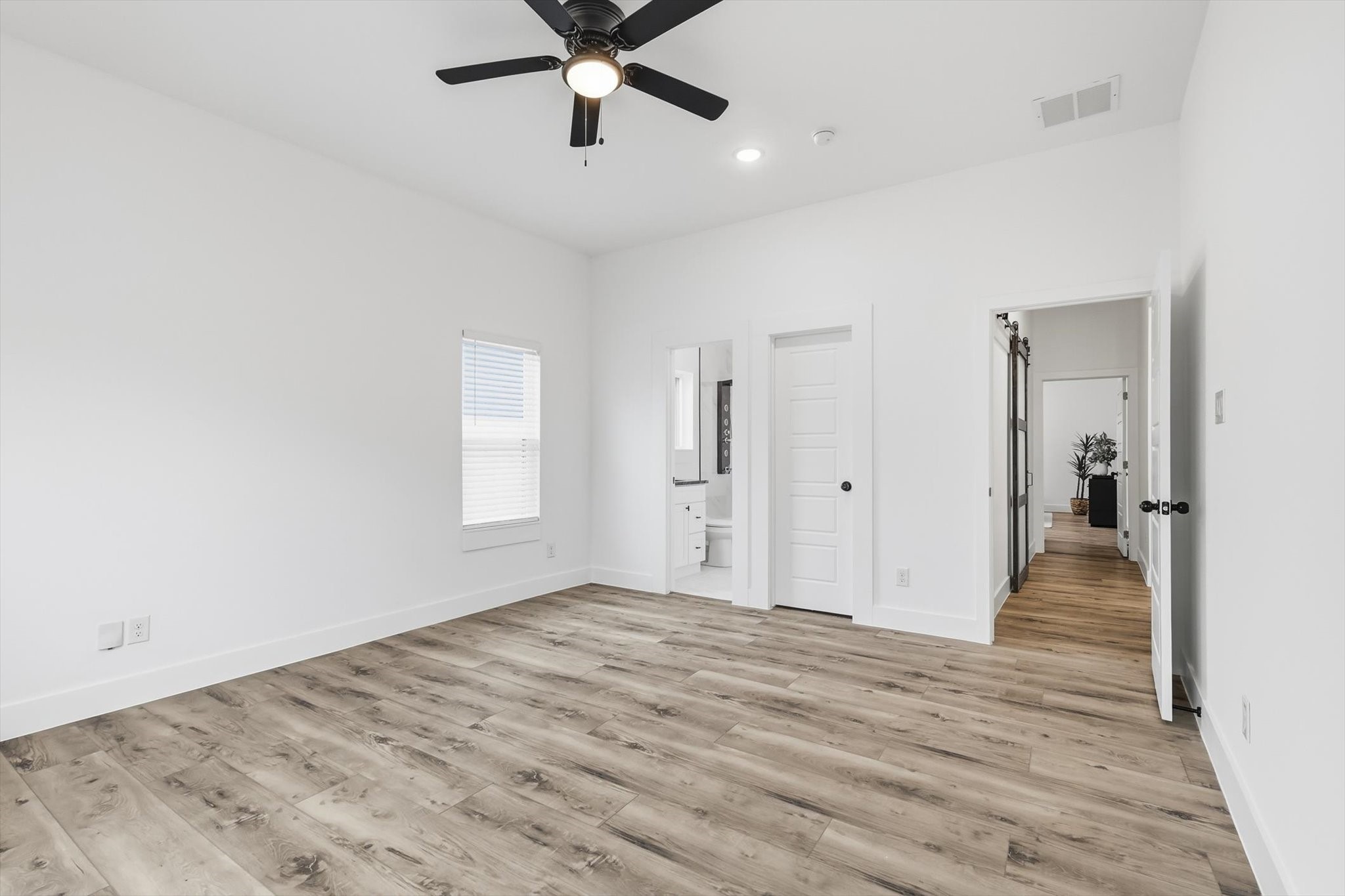 901 Elsbeth Street Dallas TX 75208