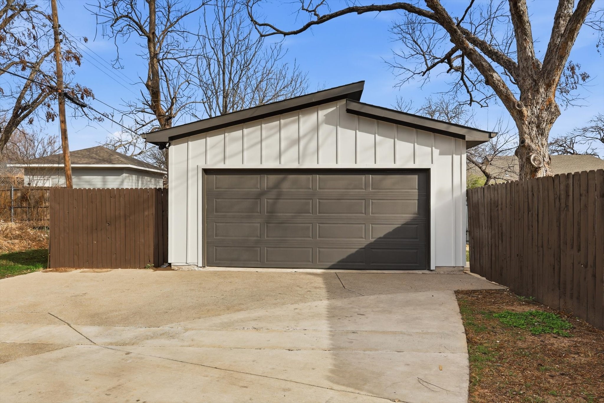 901 Elsbeth Street Dallas TX 75208