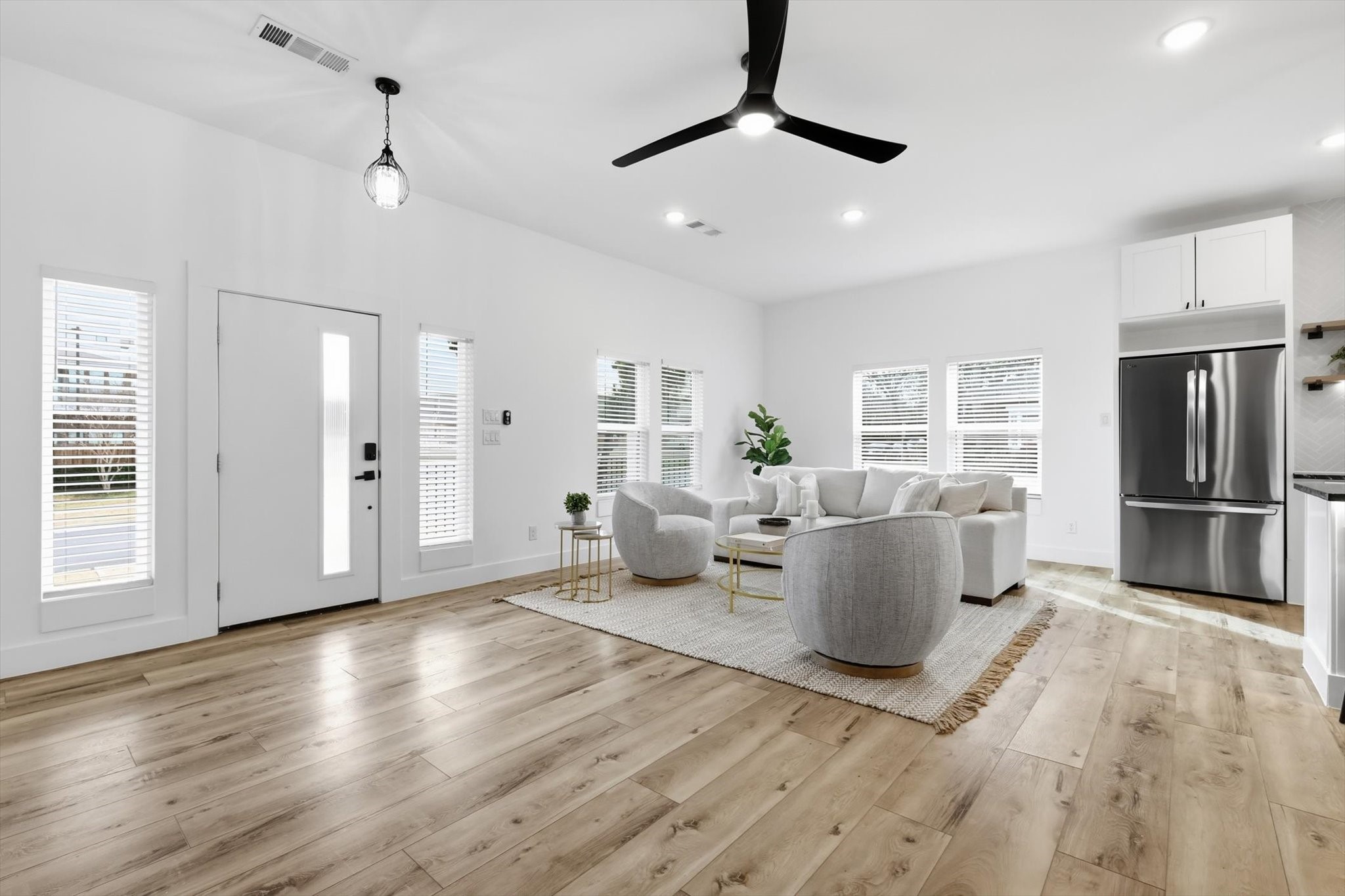 901 Elsbeth Street Dallas TX 75208