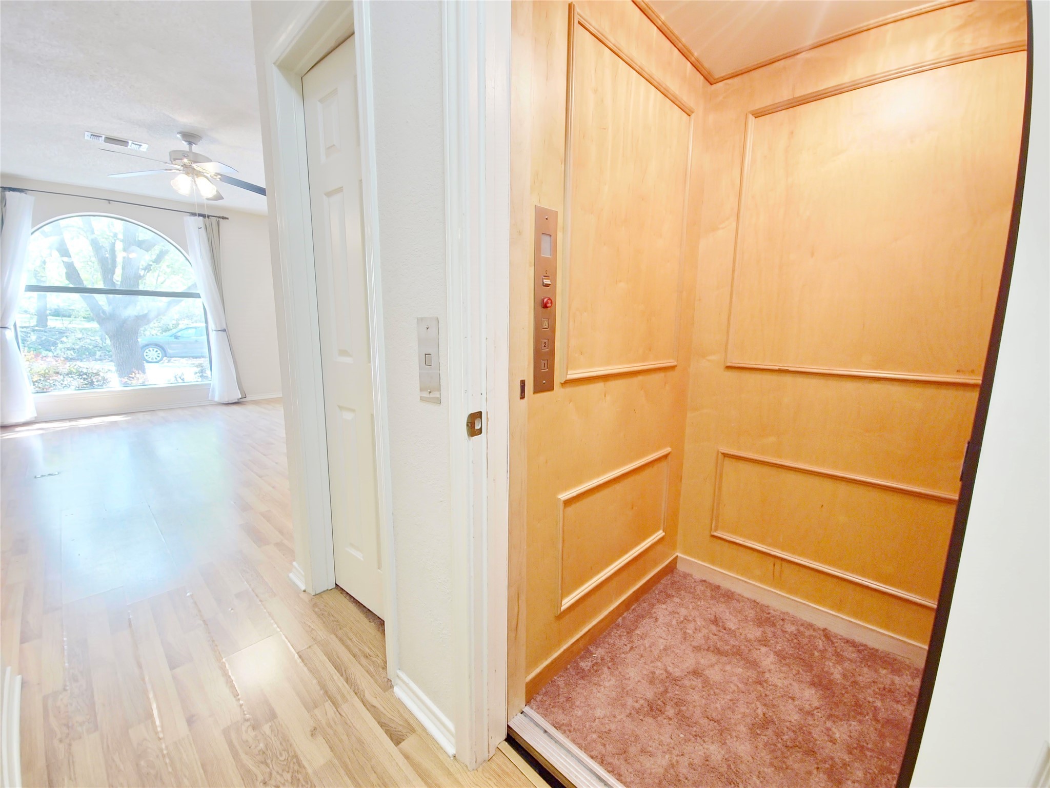 422 W Oak Street Weatherford TX 76086