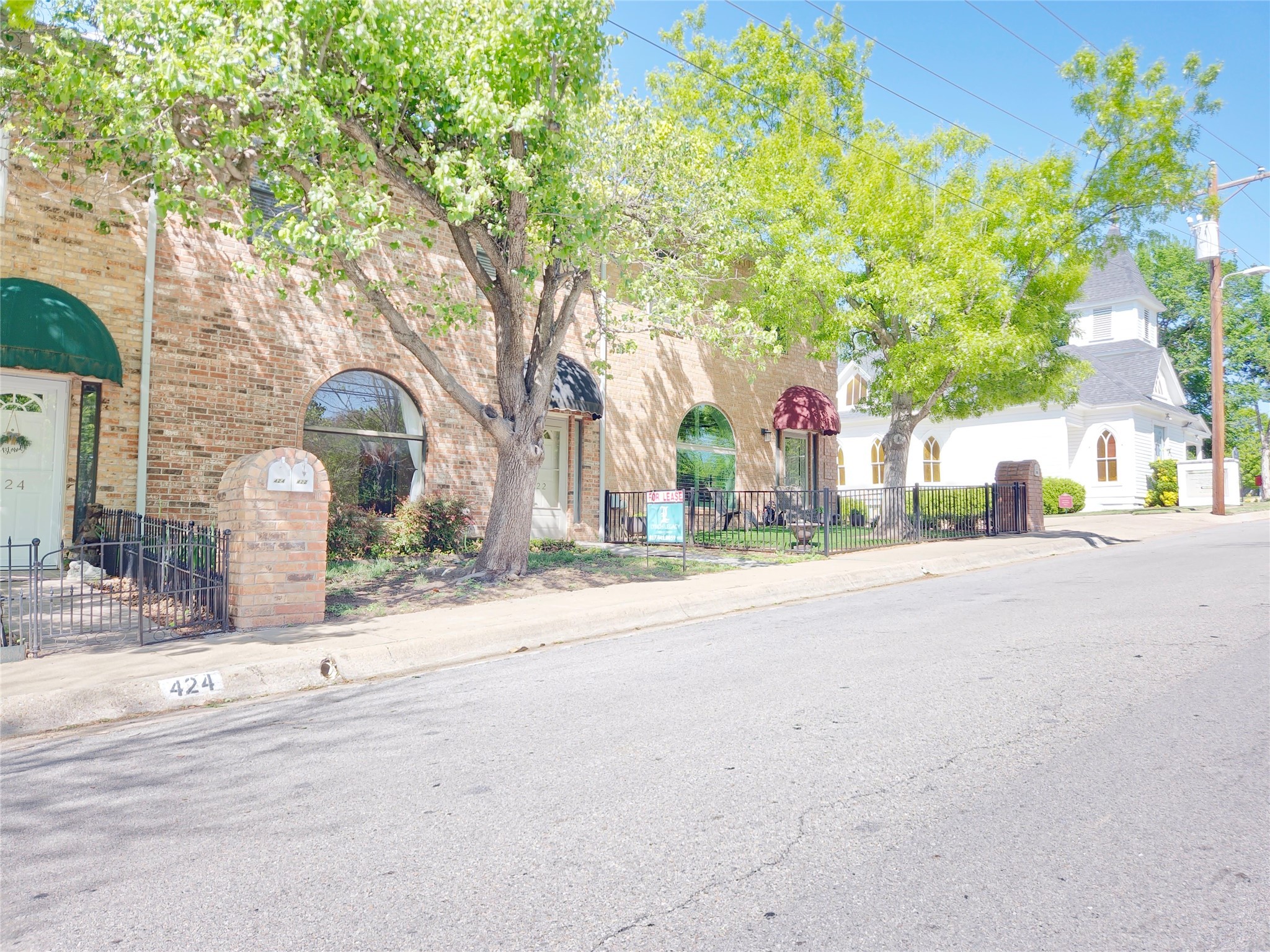 422 W Oak Street Weatherford TX 76086