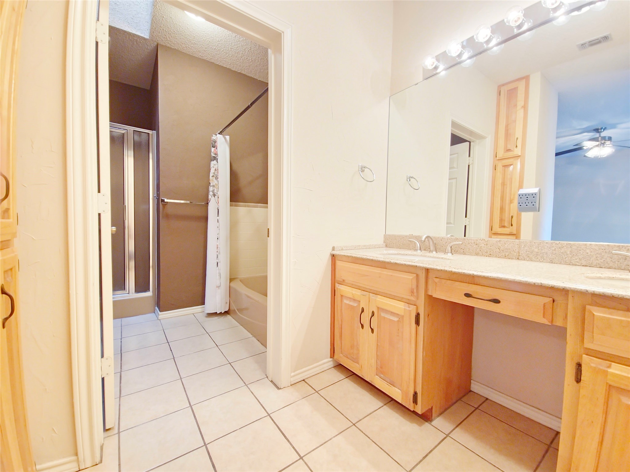 422 W Oak Street Weatherford TX 76086