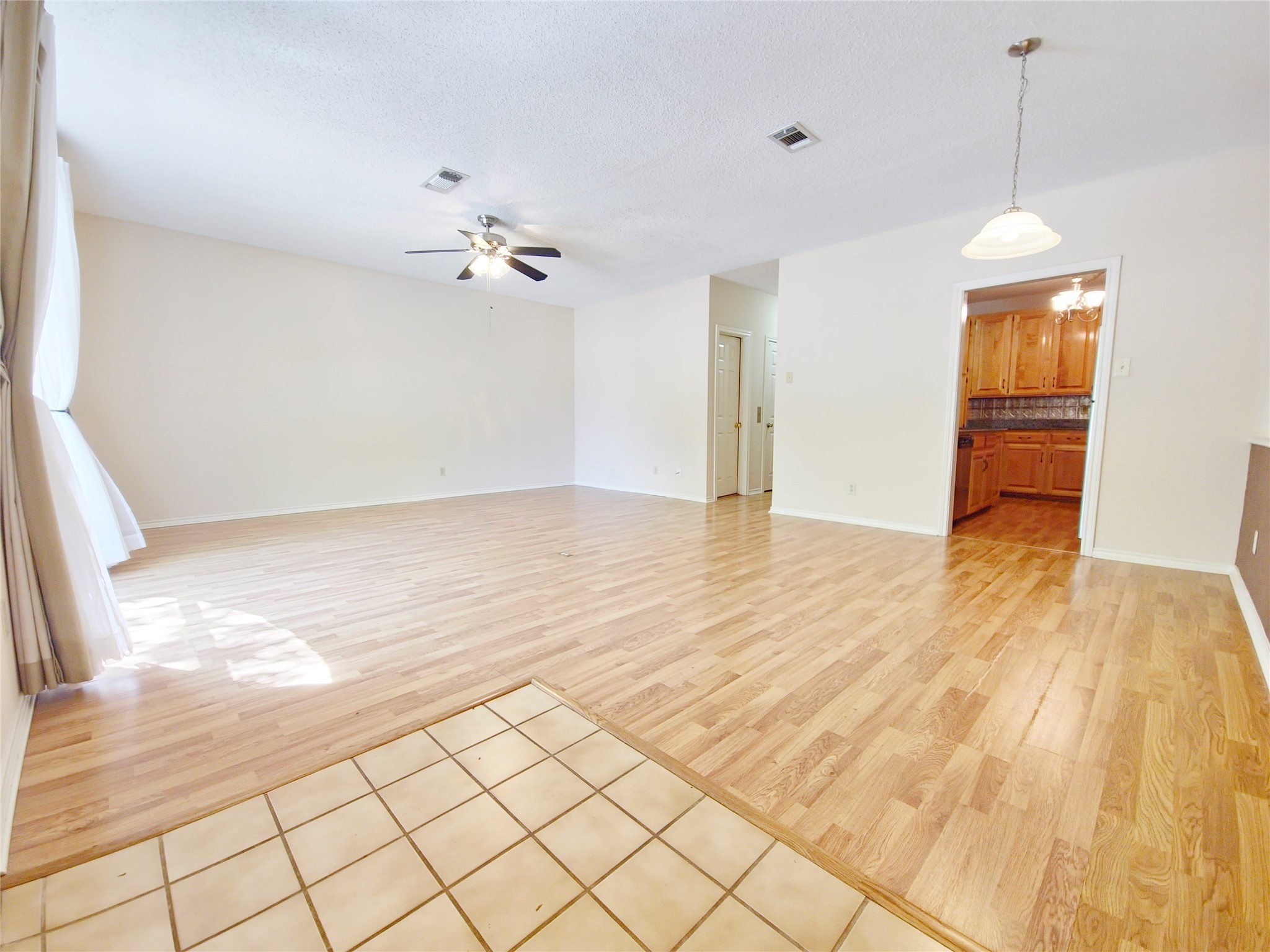422 W Oak Street Weatherford TX 76086