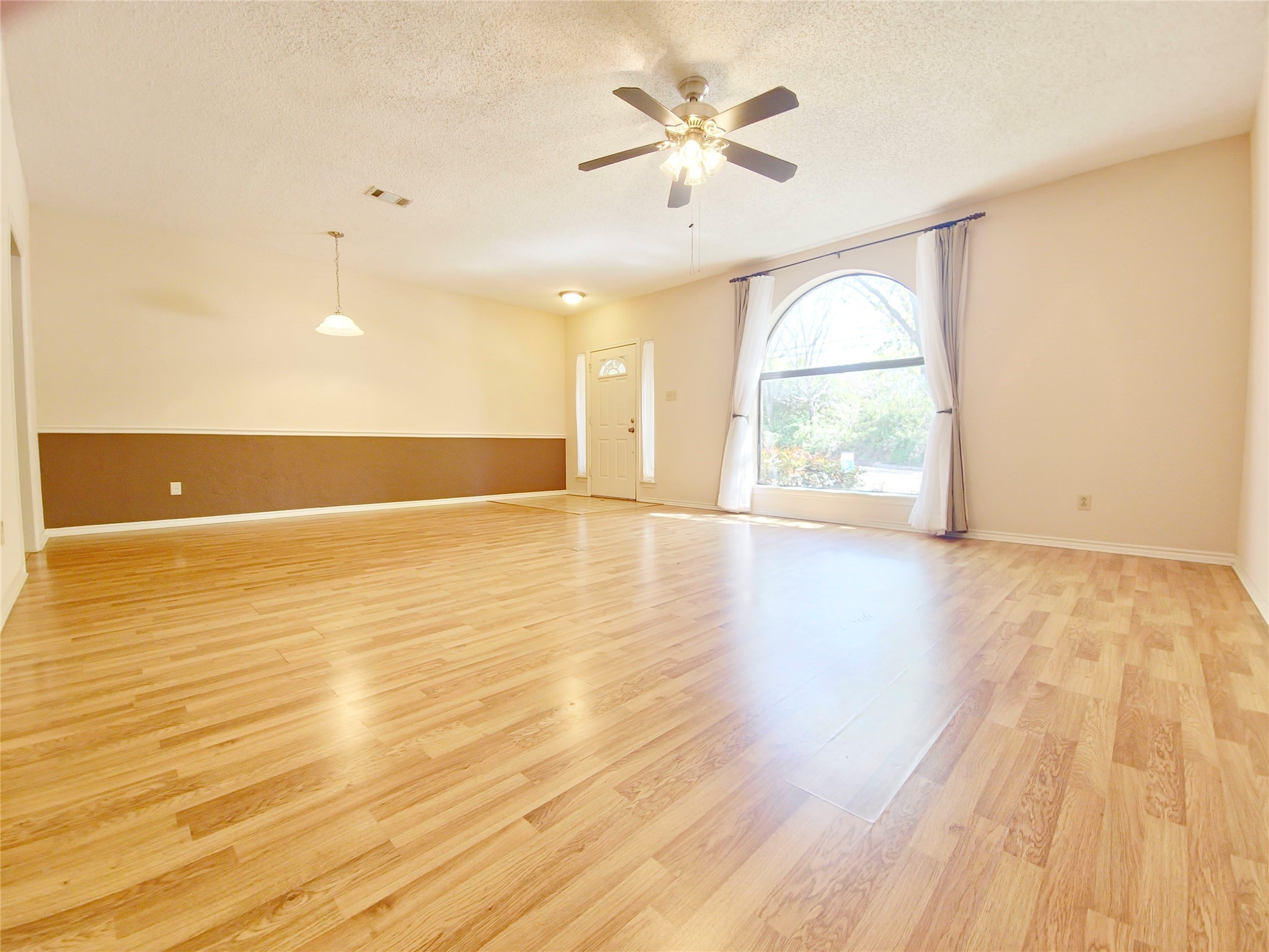 422 W Oak Street Weatherford TX 76086