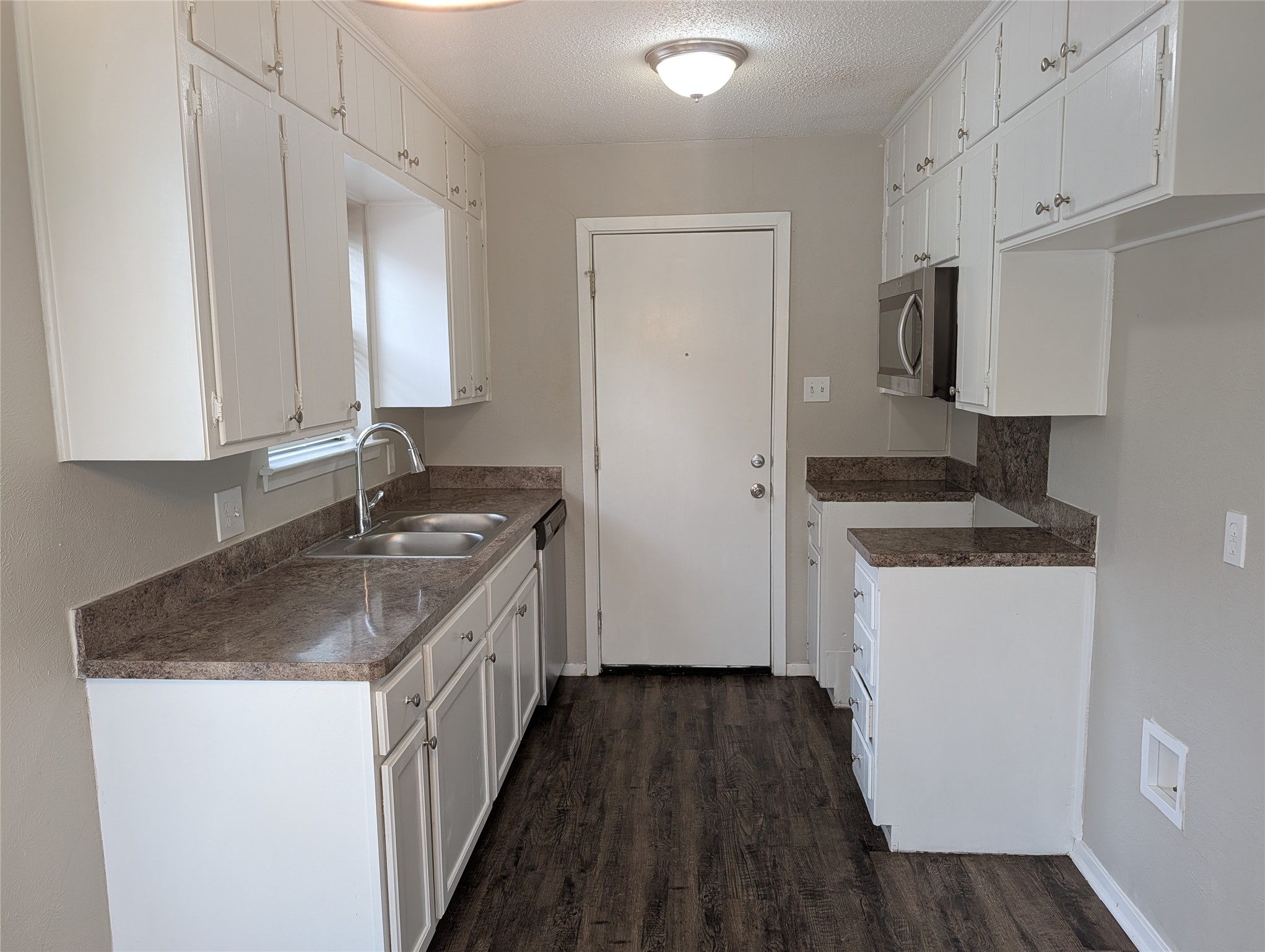 713 Heathcliff Drive Everman TX 76140