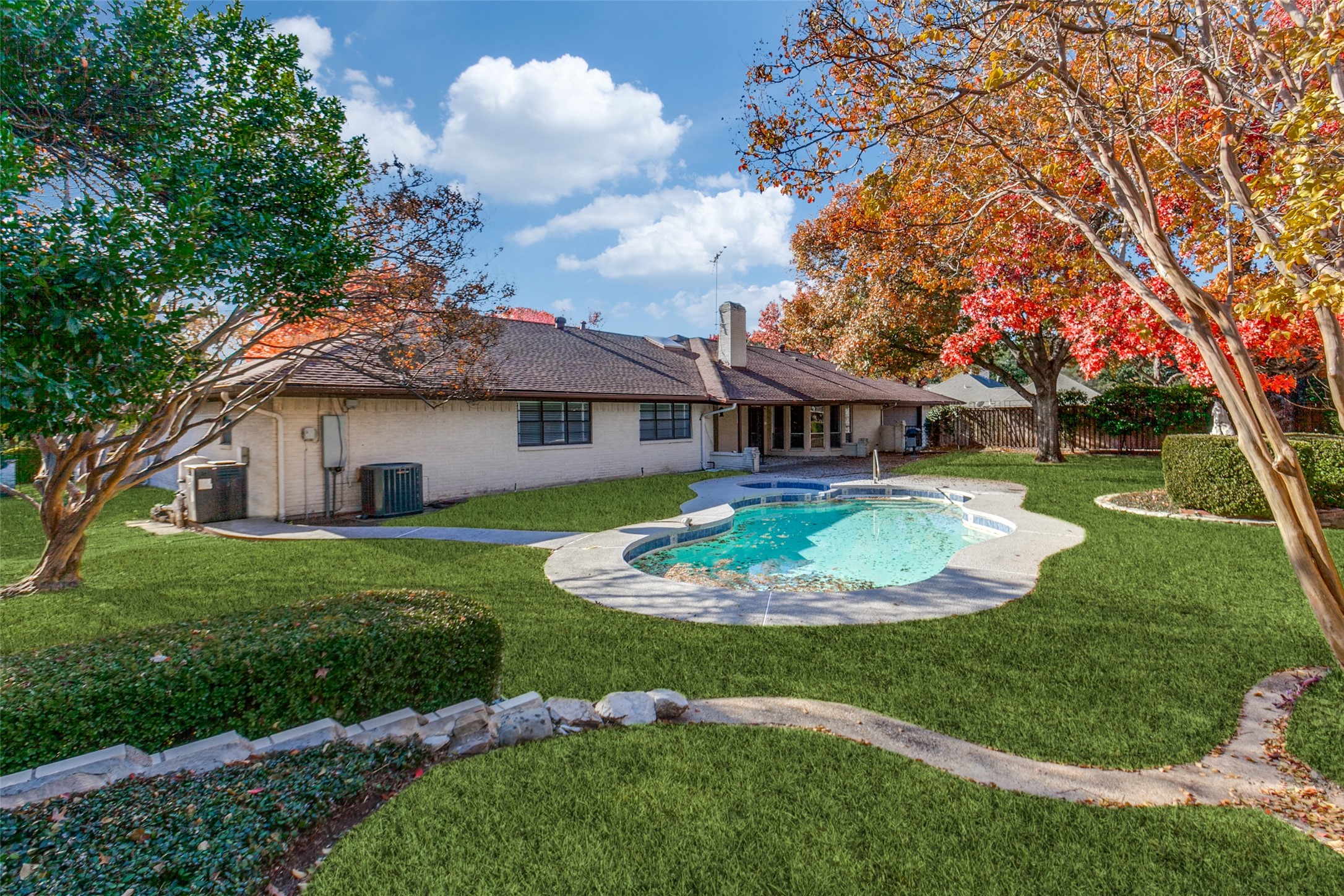 5529 Tanbark Road Dallas TX 75229