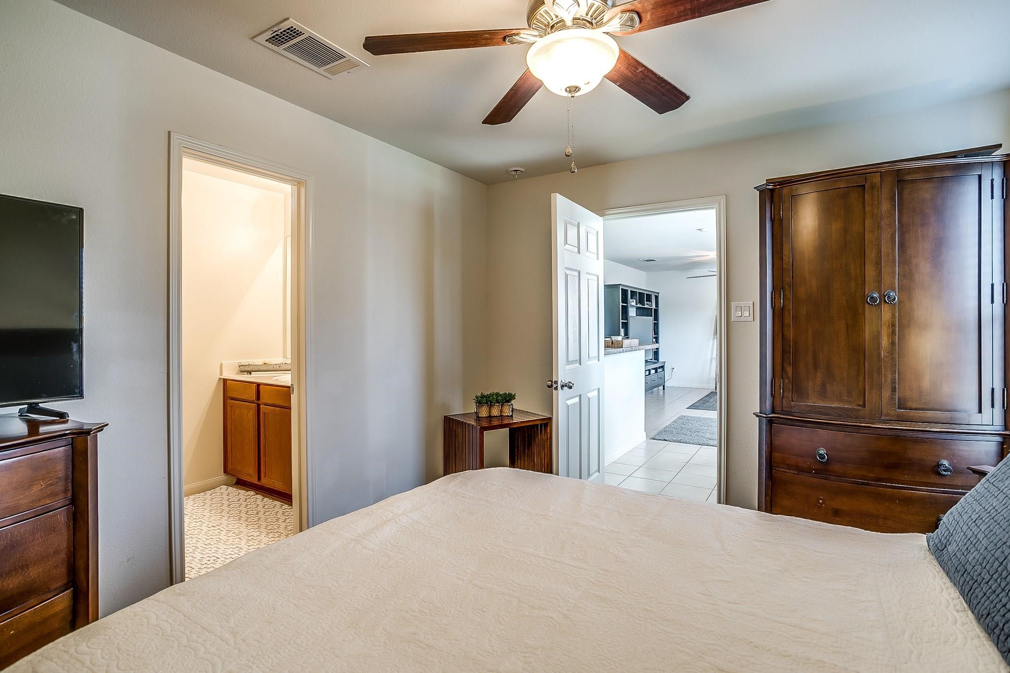 605 Hidden Dale Drive Fort Worth TX 76140