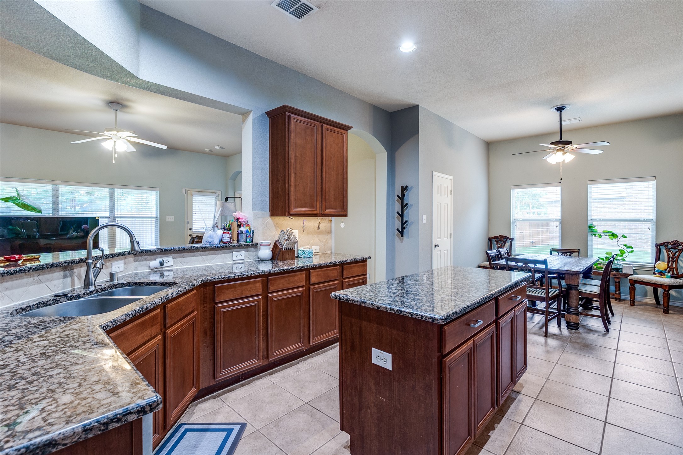 9204 Lockhart Drive Arlington TX 76002