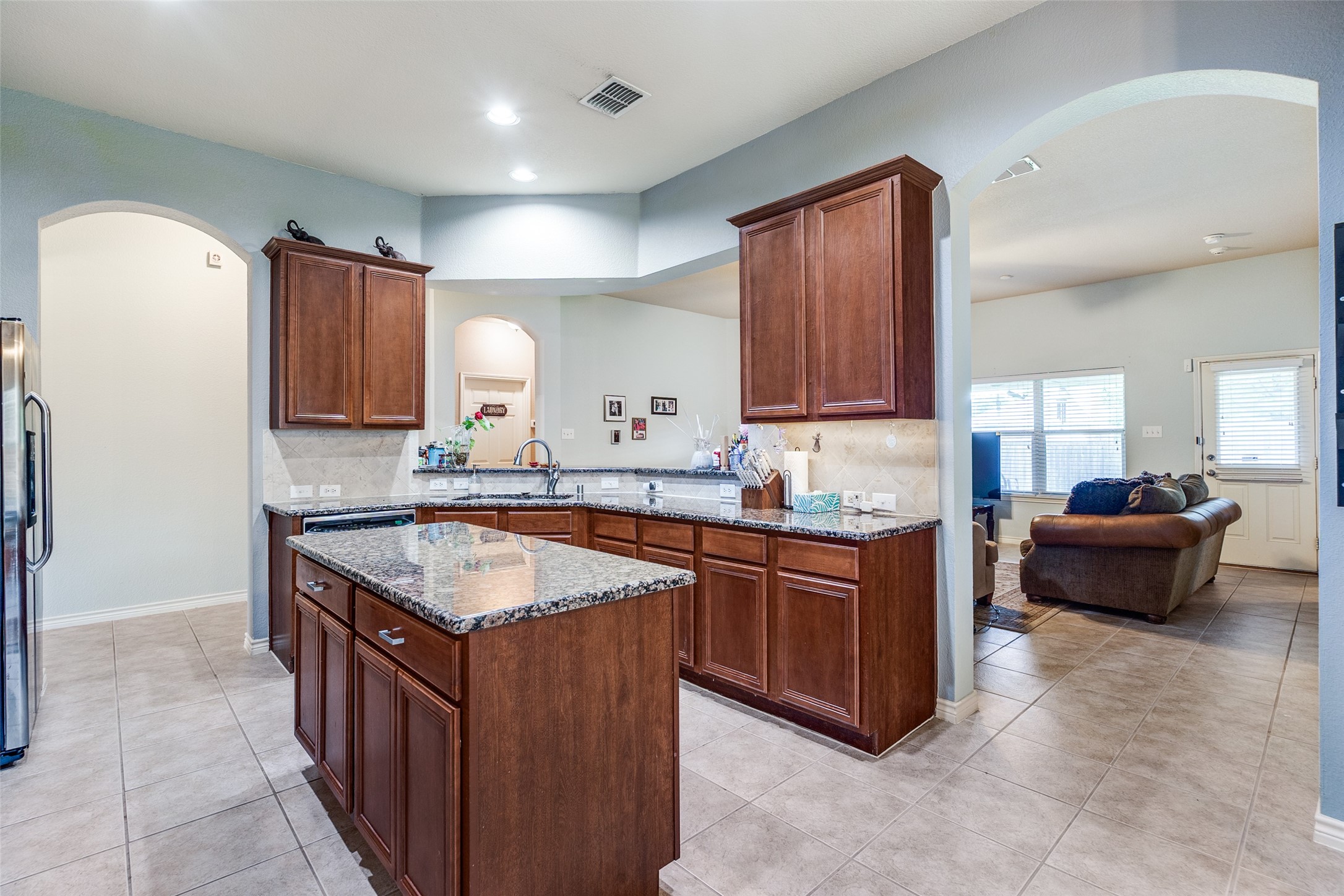 9204 Lockhart Drive Arlington TX 76002