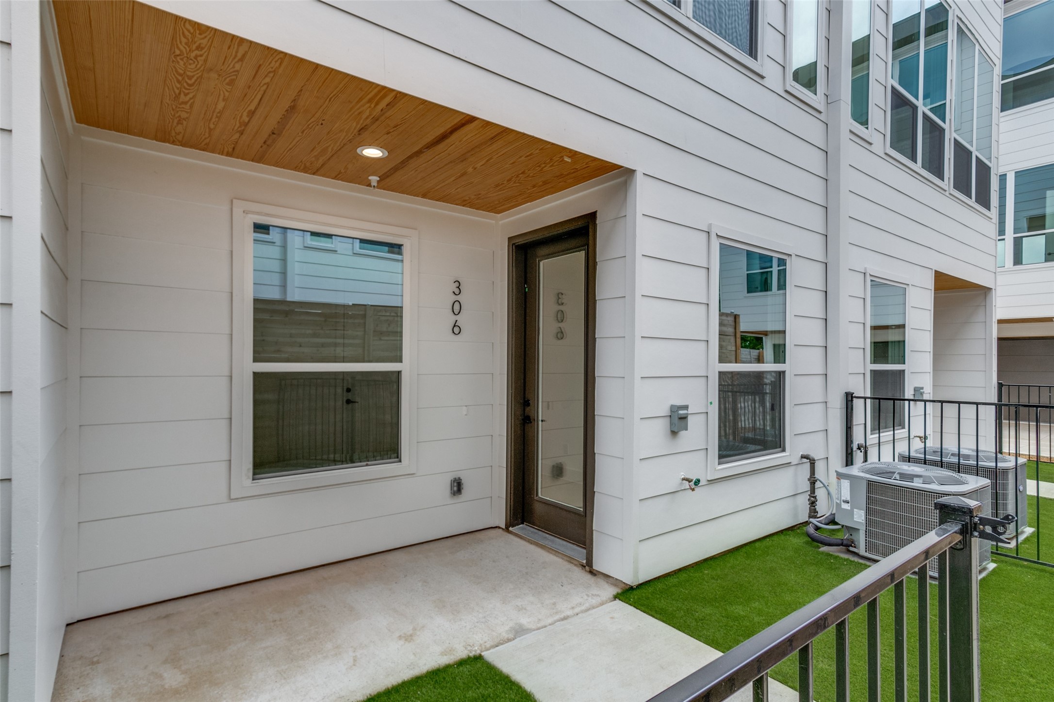 4718 Bryan Street Dallas TX 75204