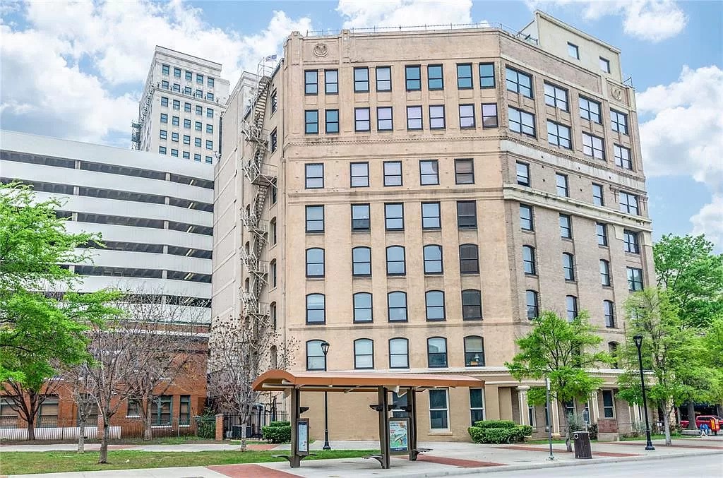 910 Houston Street Fort Worth TX 76102
